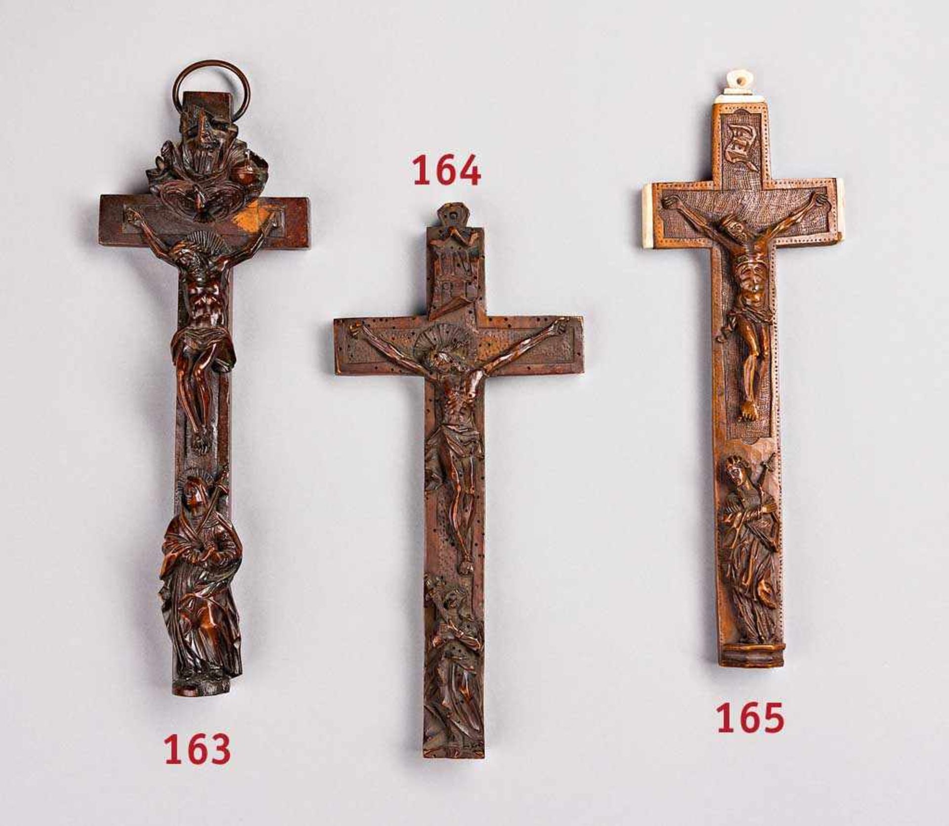Barockes Reliquienkreuz. Rs. Schieber, Reliquien erhalten. Ende 18. Jh. H 26 cm