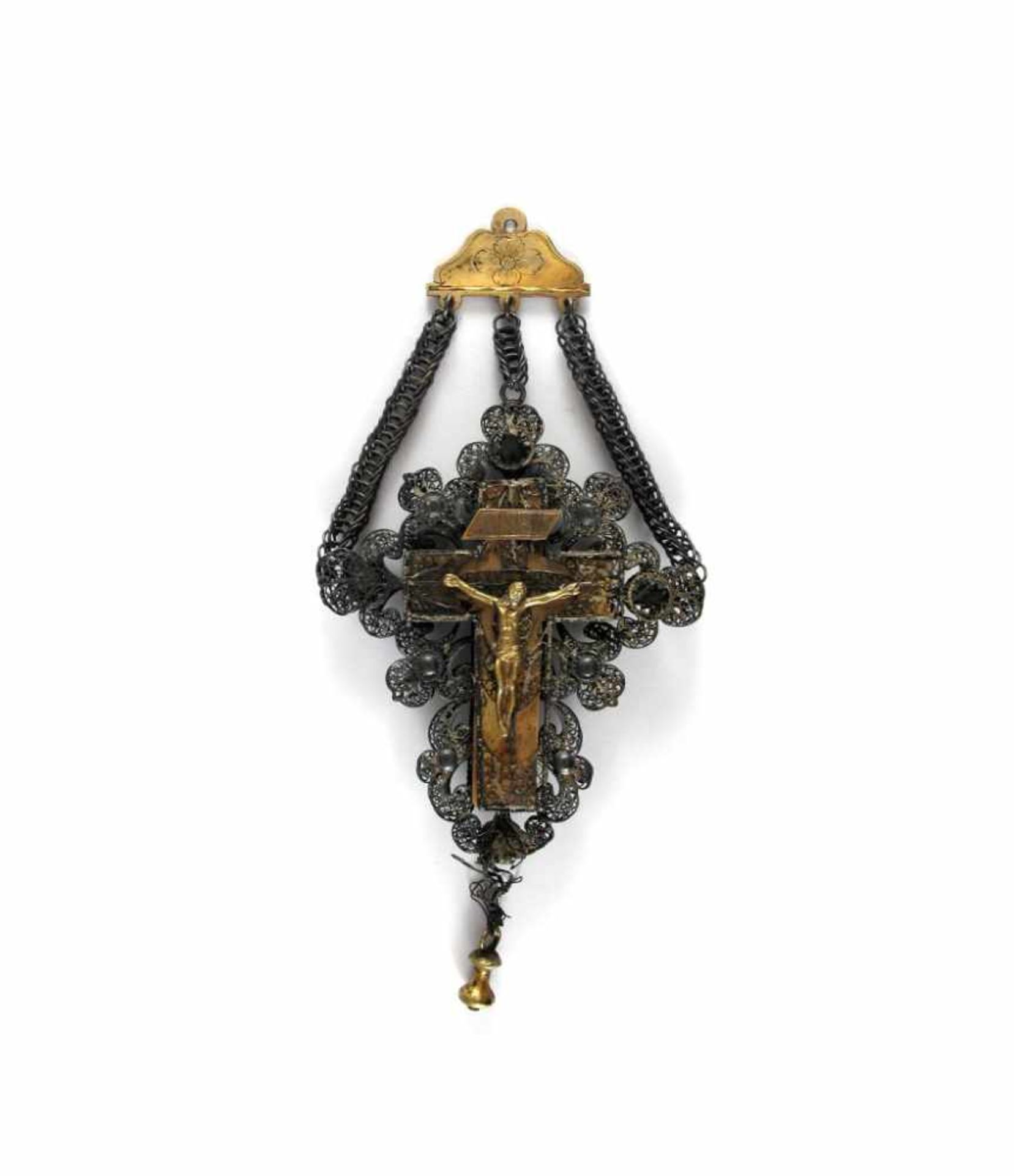 Filigraner Kreuzanhänger. Silber und Messing. Madonna über Halbmond, verso Kruzifix. 18./19. Jh. H