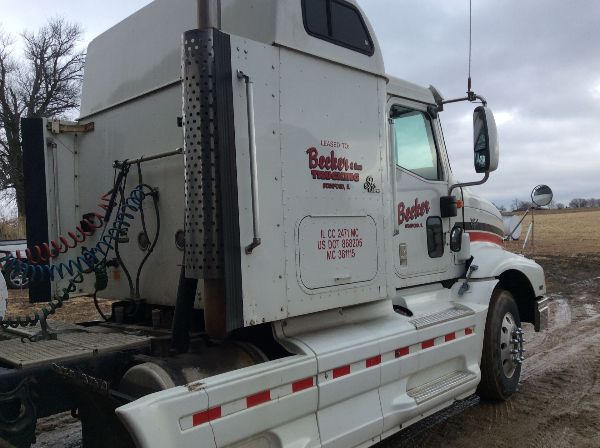 1999 IH Eagle Pro Sleeper Semi, (White) - Image 2 of 10