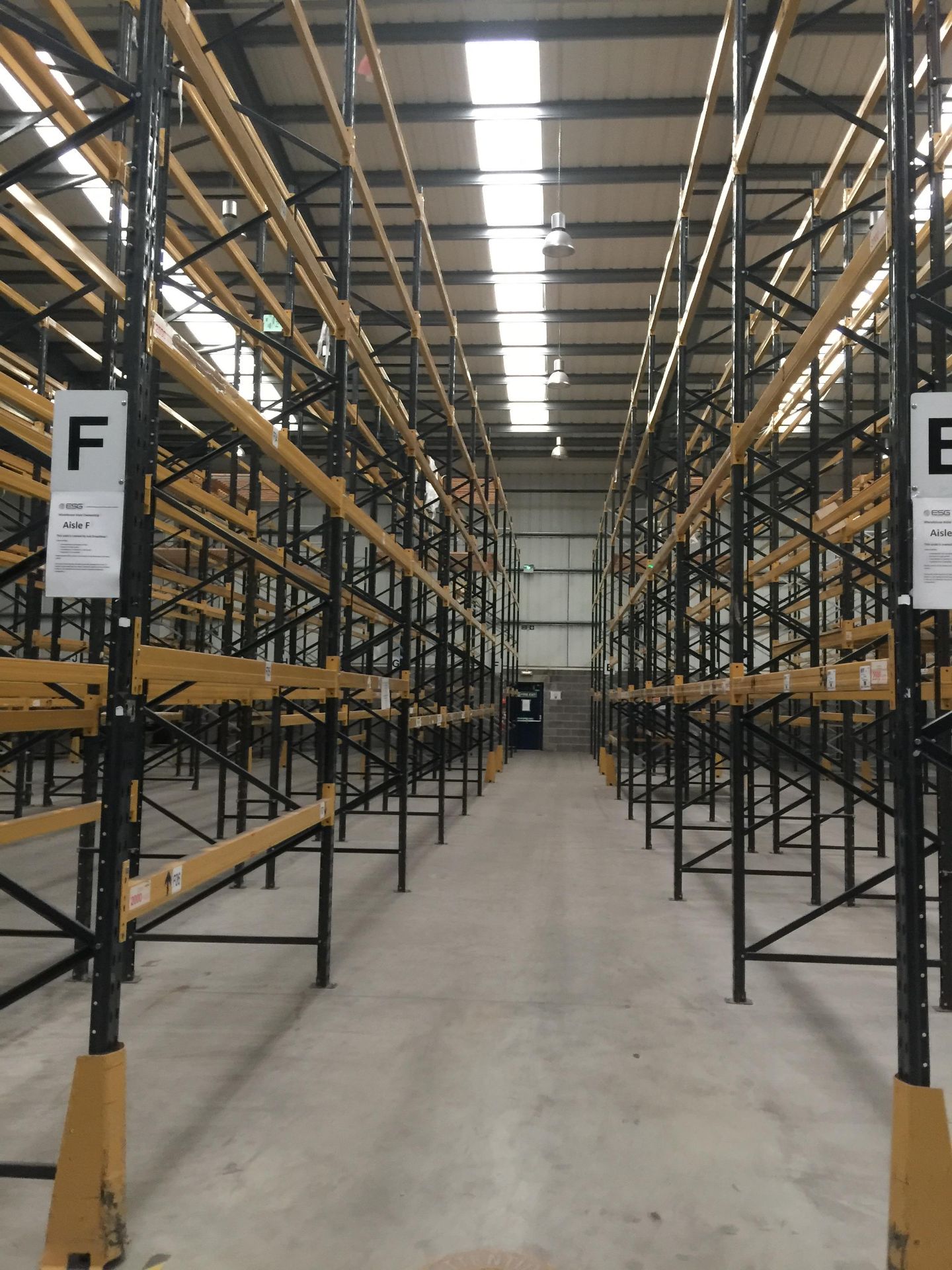 PALLET RACKING 30 BAYS