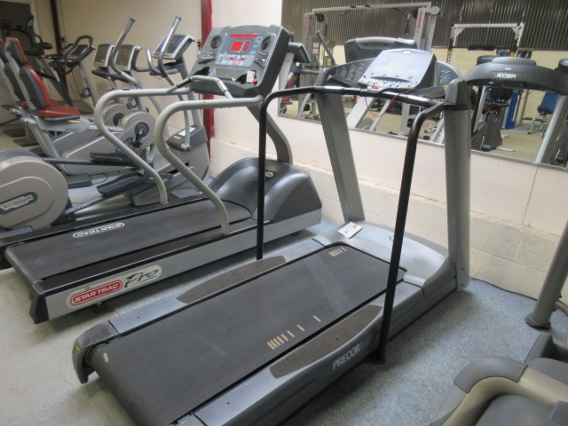 Precor 956i Treadmill - Bild 2 aus 8