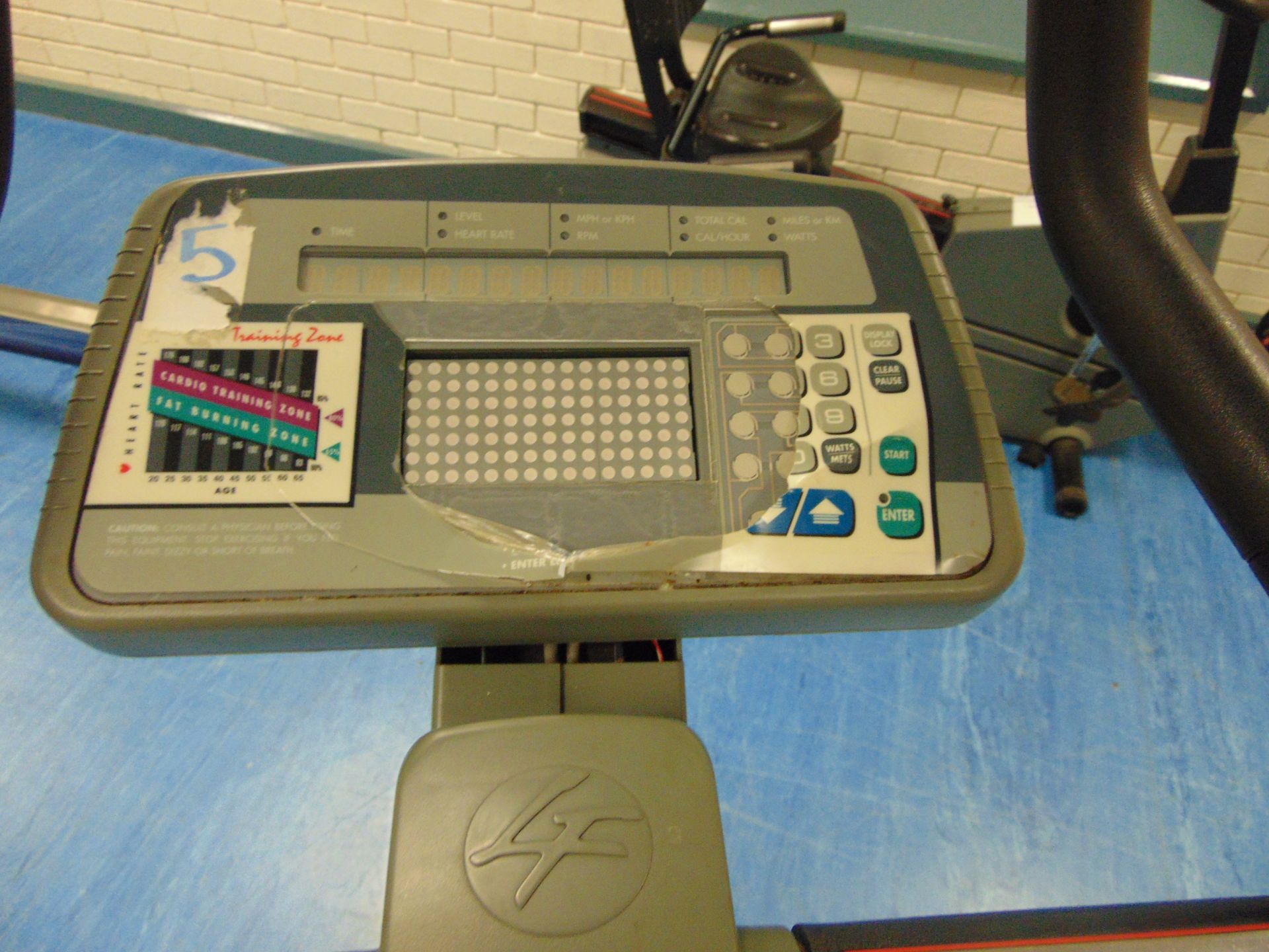 Life Cycle 9500HR Bike With Digital Display - Image 3 of 4