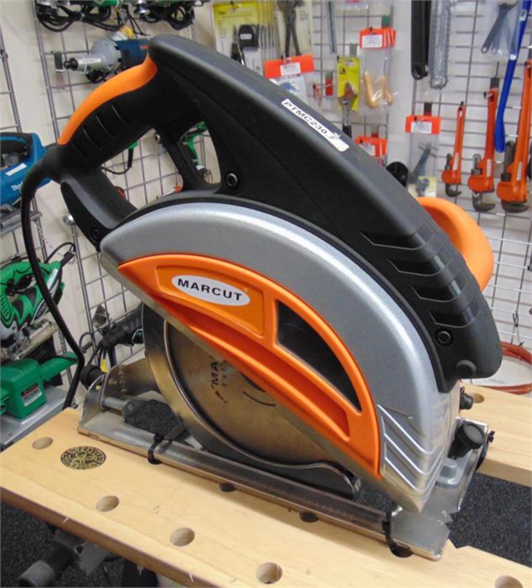 Marcut 9 Inch Portable Metal Cutting Circular Saw With Blade. - Image 4 of 7