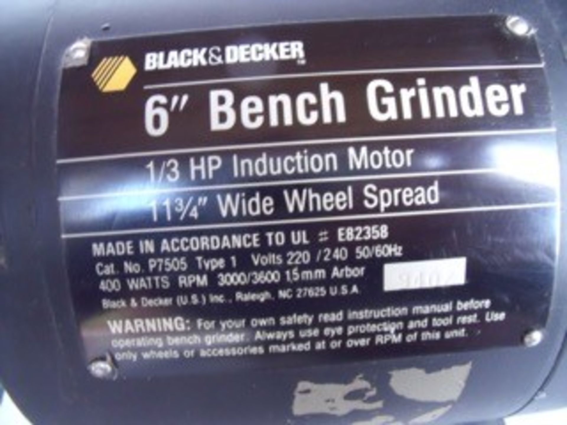 Black and Decker 6" Bench Grinder - Image 2 of 4