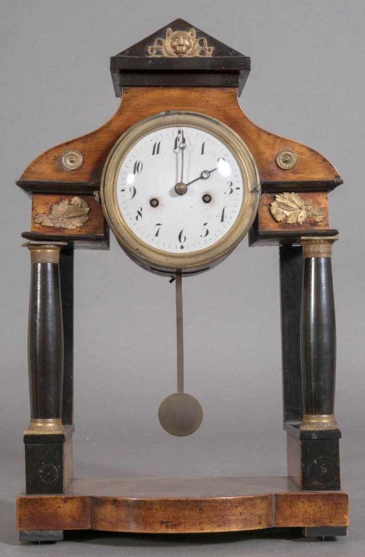 Wiener Portaluhr/Pendule. Österreich um 1820/30. Fadenaufhängung, Schlag zur vollen & halben