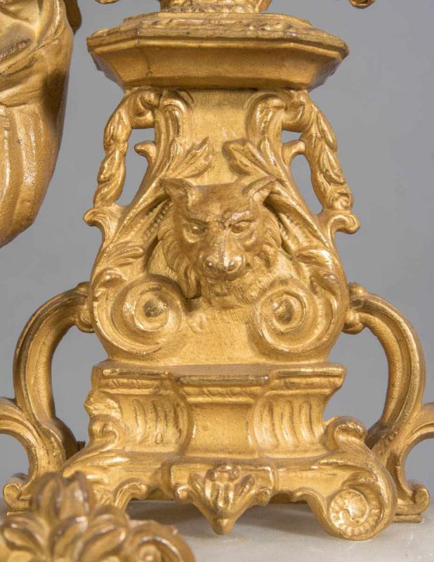 Figurenpendule auf ovalem, ebonisiertem Sockel stehend. Historismus, 2. Hälfte 19. Jhd. - Image 4 of 17