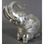 Elefanten-Deckeldose. 900er Silber. Iranisches Staatsgeschenk (lt. Einlieferer). Ca. 13,5 x 15,5 x