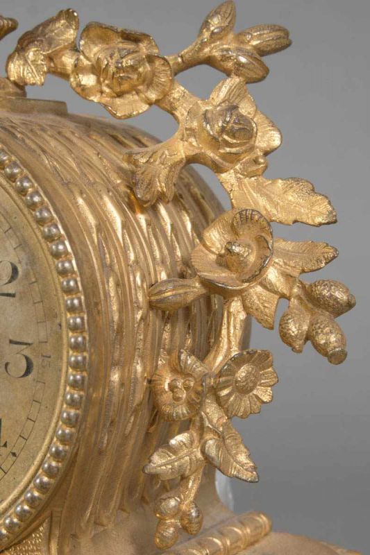 Figürliche Pendule, Frankreich 19. Jhd., feuervergoldetes Bronzegehäuse, mit eingesetzten, - Image 5 of 16