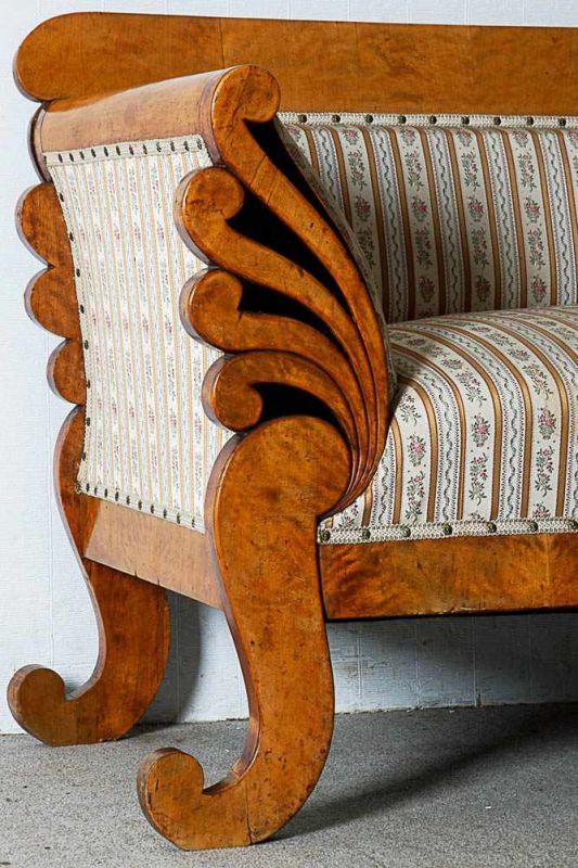 Außergewöhnliches Sofa. Biedermeier. Donau-Monarchie um 1830. Birke massiv & furniert, teilweise - Image 9 of 10