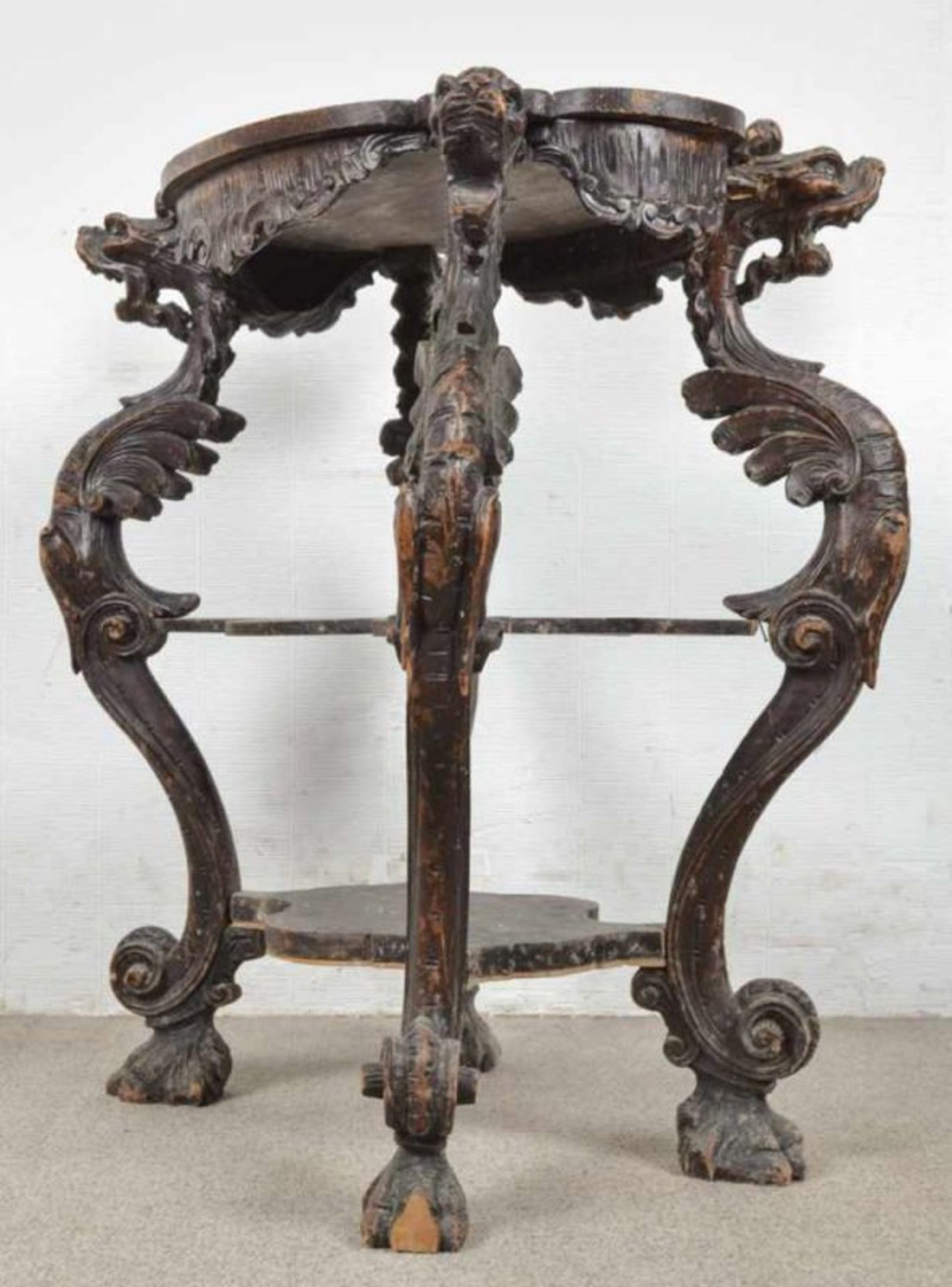 Etageren-Tischchen im Stil der italienischen Renaissance, wohl 18. oder 19. Jhd. Oppulent - Image 13 of 28