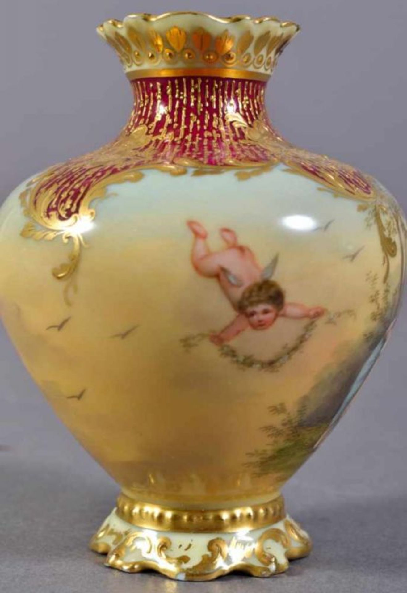 3 Vasen. ROYAL VIENNA, Thüringen um 1900. 1. "Daphne" (Höhe 10,5 cm), 2. "-Amor im Baöl" (Höhe 9,5 - Image 4 of 30