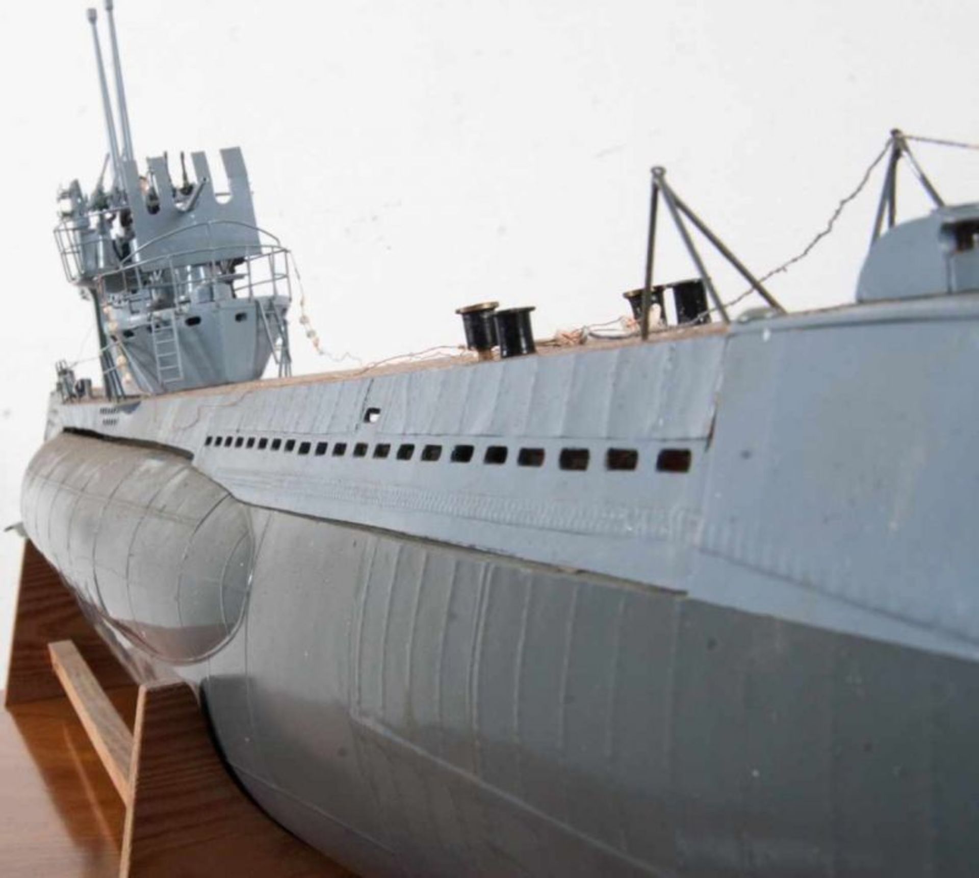 "U995", Länge 168 cm, Maßstab 1:40. Dynamisch & statisch tauchfähiges U-Boot Modell, Kunststoff, - Image 26 of 26