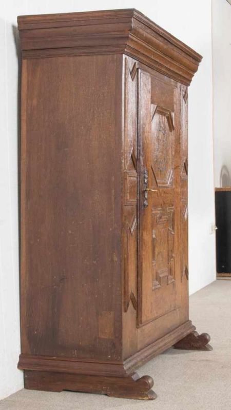 Antiker, eintüriger Milchschrank/Brotschrank Eiche. Kassettierte Tür mit Resten alter Bauernmalerei. - Image 13 of 18