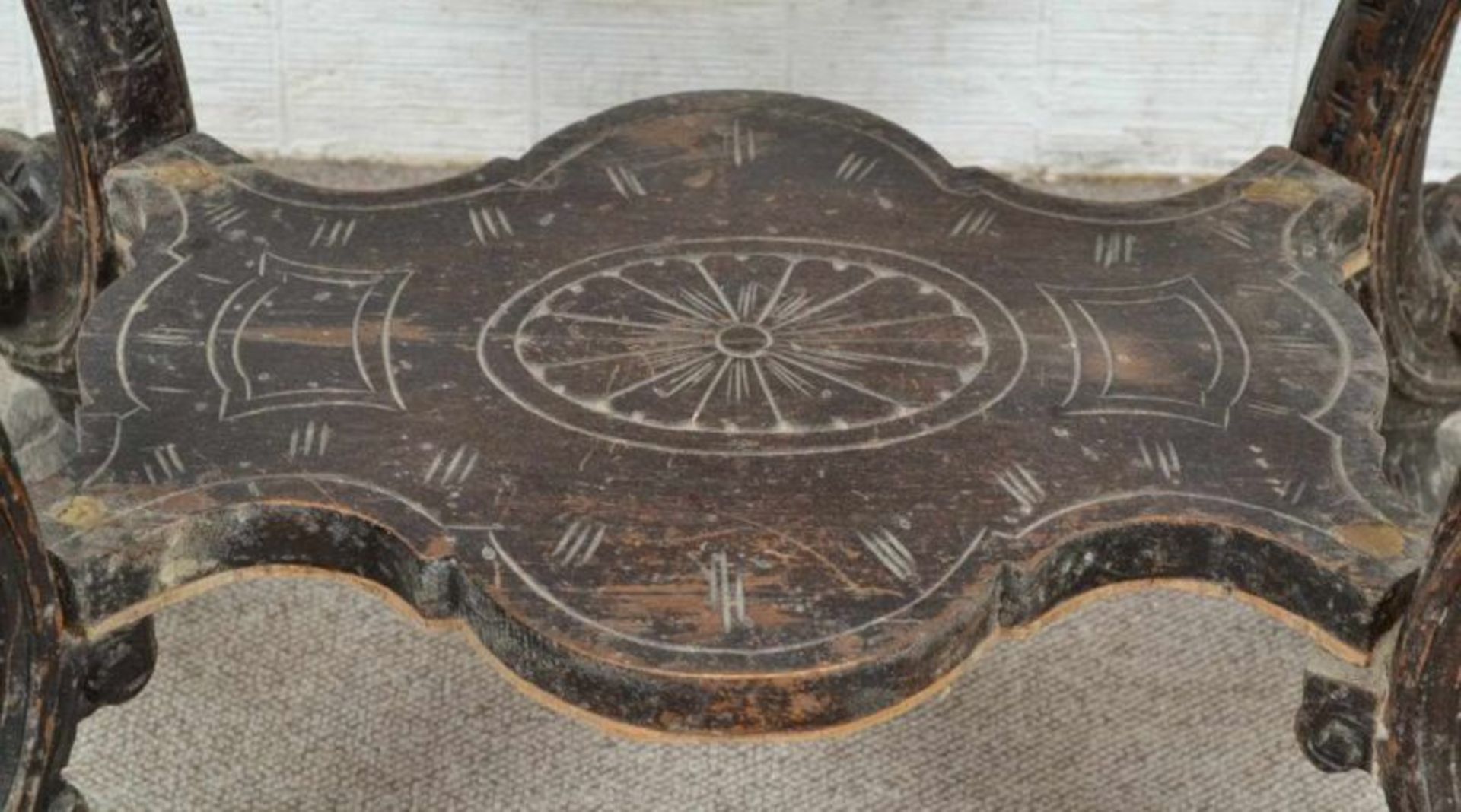Etageren-Tischchen im Stil der italienischen Renaissance, wohl 18. oder 19. Jhd. Oppulent - Image 9 of 28