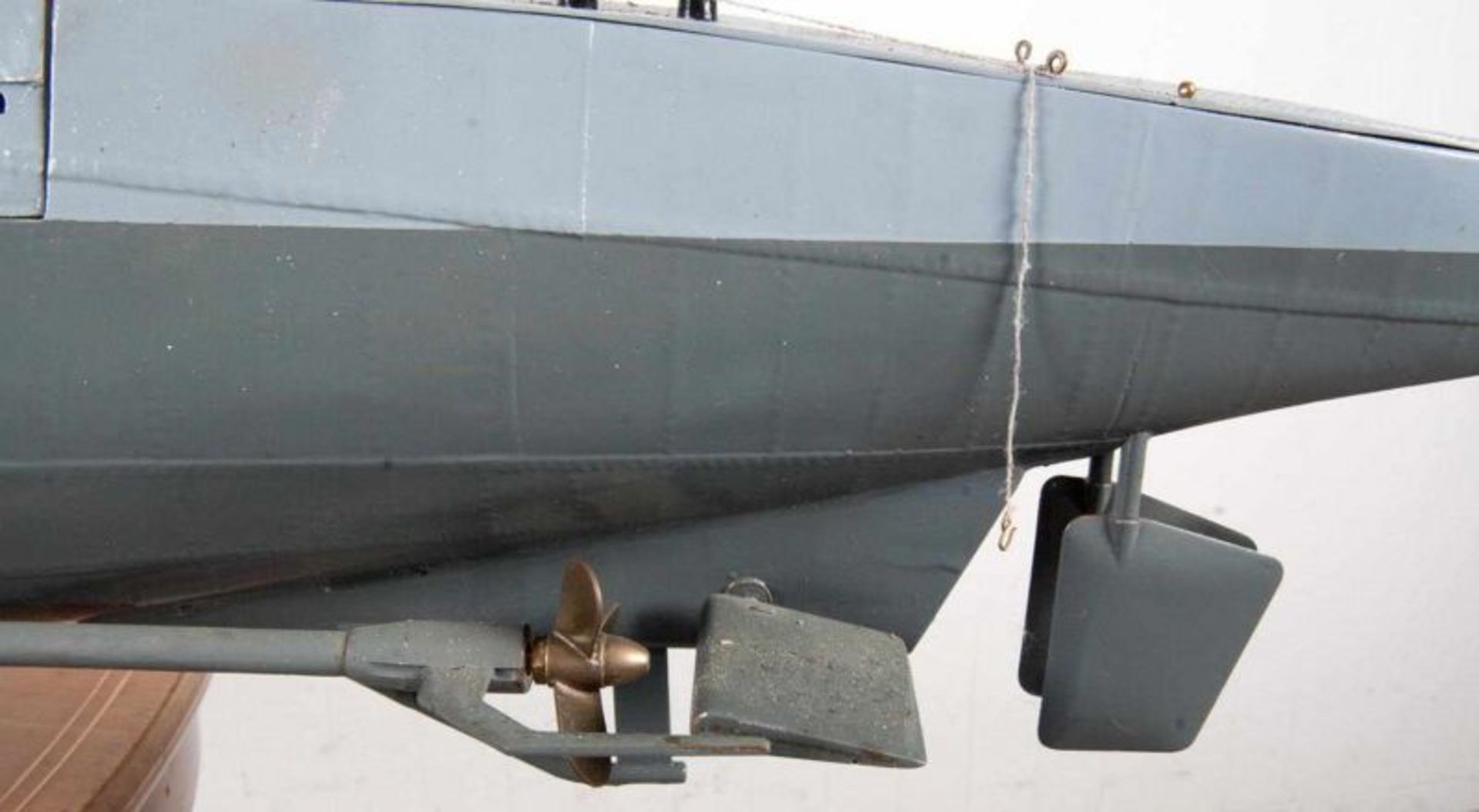 "U995", Länge 168 cm, Maßstab 1:40. Dynamisch & statisch tauchfähiges U-Boot Modell, Kunststoff, - Image 6 of 26
