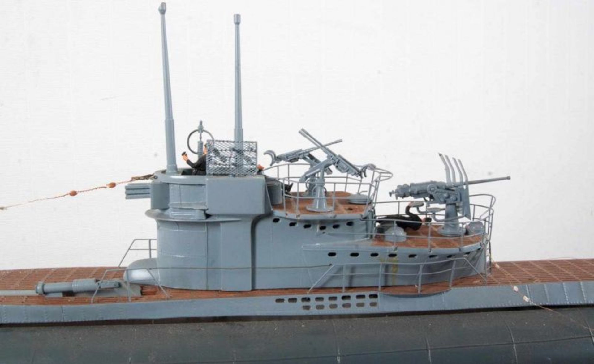 "U995", Länge 168 cm, Maßstab 1:40. Dynamisch & statisch tauchfähiges U-Boot Modell, Kunststoff, - Image 10 of 26