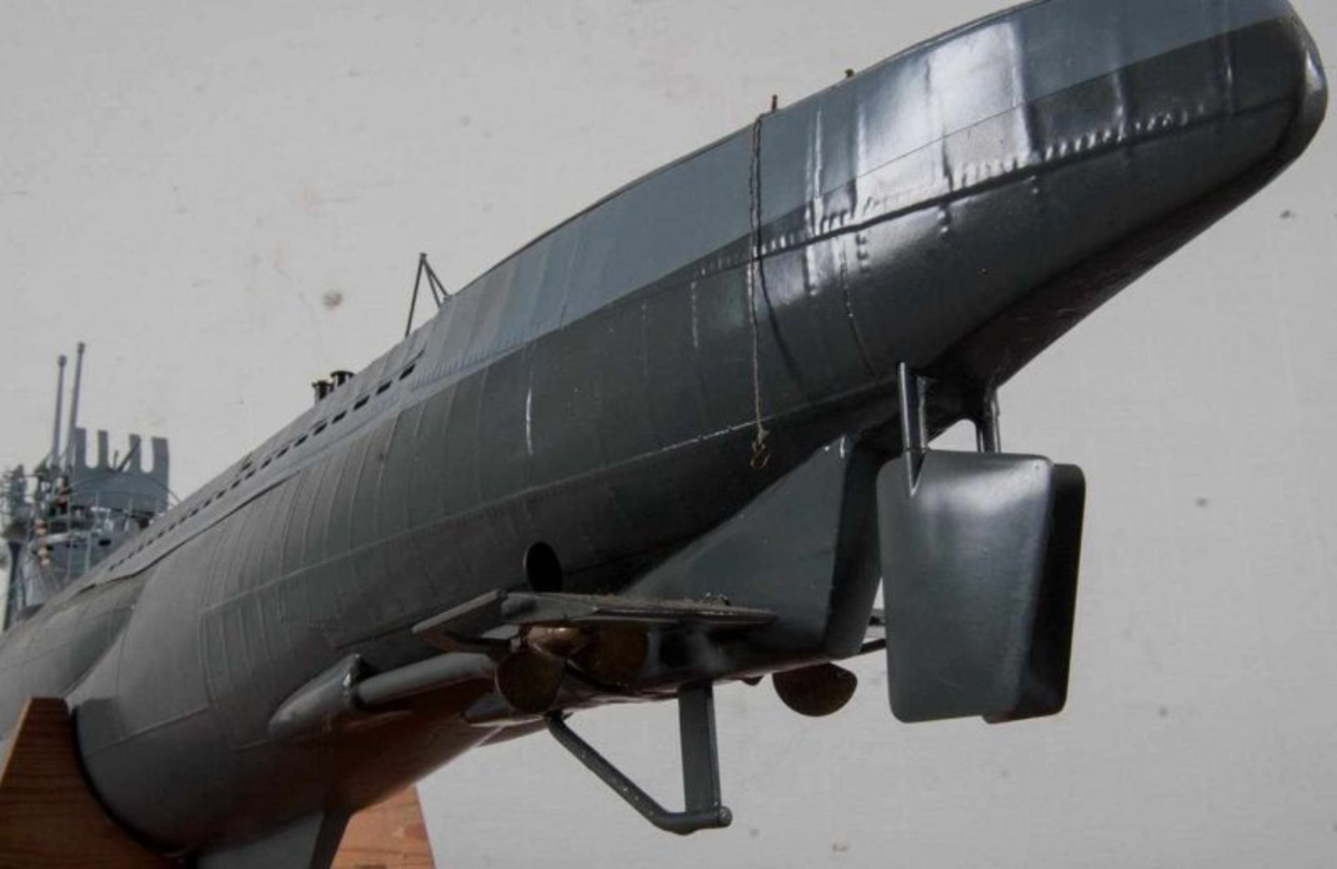 "U995", Länge 168 cm, Maßstab 1:40. Dynamisch & statisch tauchfähiges U-Boot Modell, Kunststoff, - Image 3 of 26