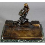 "Stiftablage". Bronze/Marmor. Dunkelbraun patinierte Bronze signiert. L. Eisenberger = Ludwig