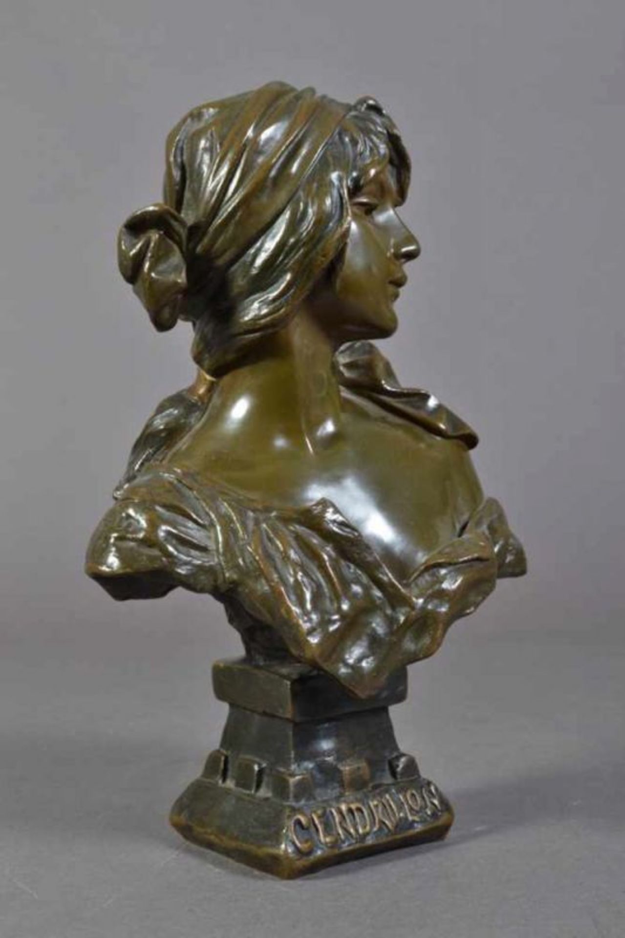 "CENDRILLON" - Aschenputtel. Bronze, dunkelbraun patiniert. Hohl gearbeitete Büste, auf der Schulter - Image 15 of 17
