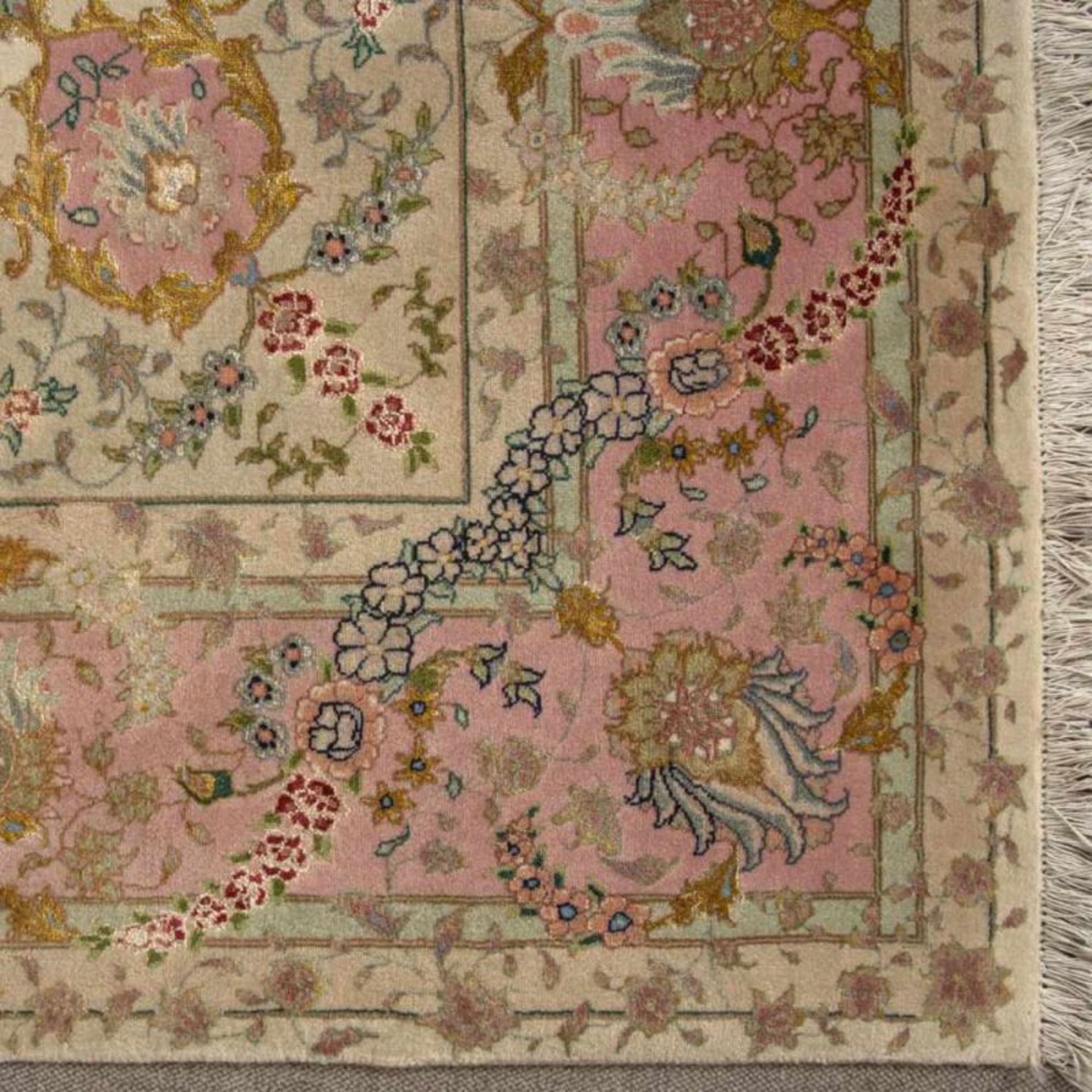 Isfahan mit Seide, ca. 195 x 200 cm. - Image 3 of 5