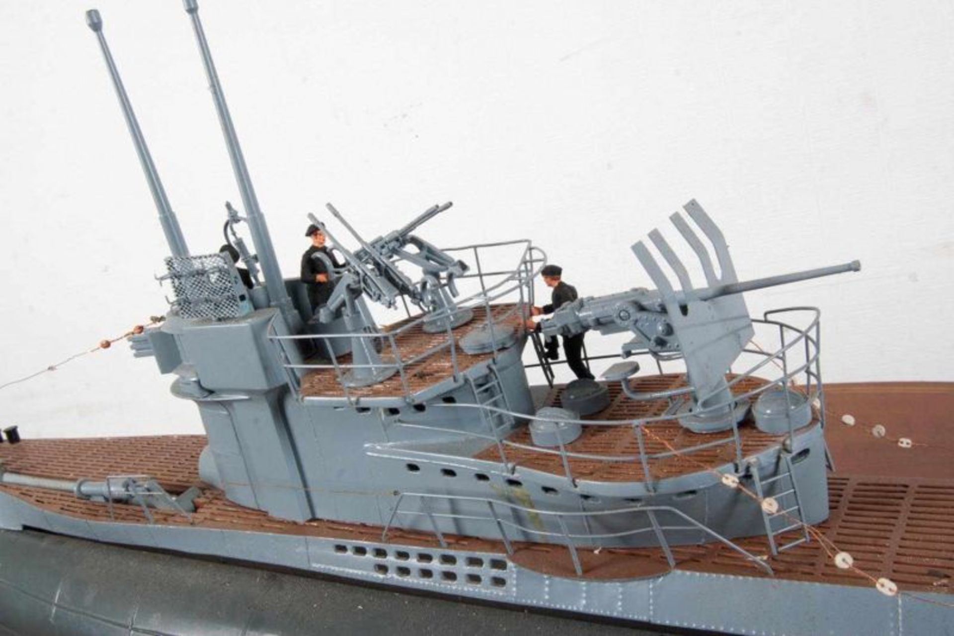 "U995", Länge 168 cm, Maßstab 1:40. Dynamisch & statisch tauchfähiges U-Boot Modell, Kunststoff, - Image 24 of 26