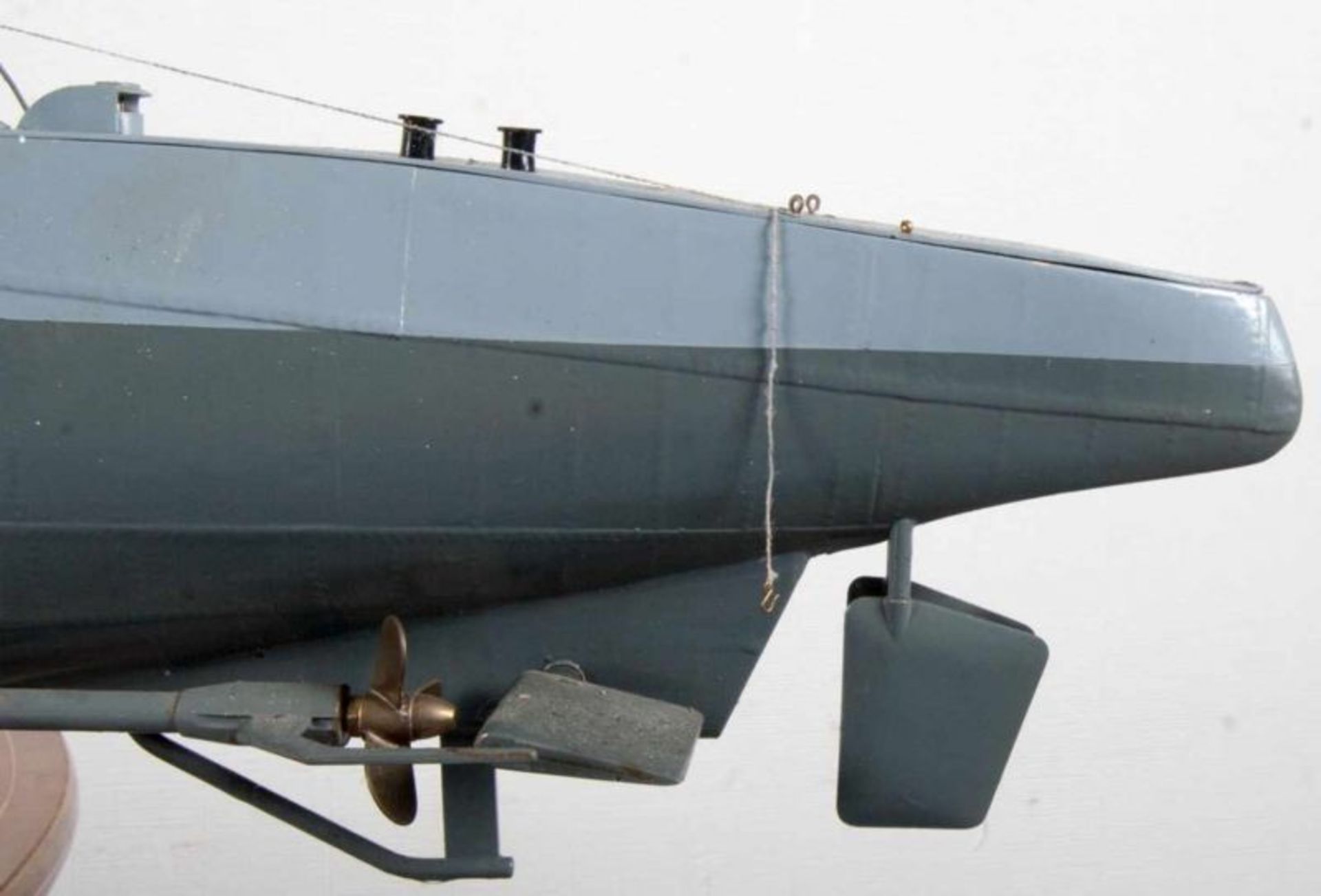 "U995", Länge 168 cm, Maßstab 1:40. Dynamisch & statisch tauchfähiges U-Boot Modell, Kunststoff, - Image 8 of 26