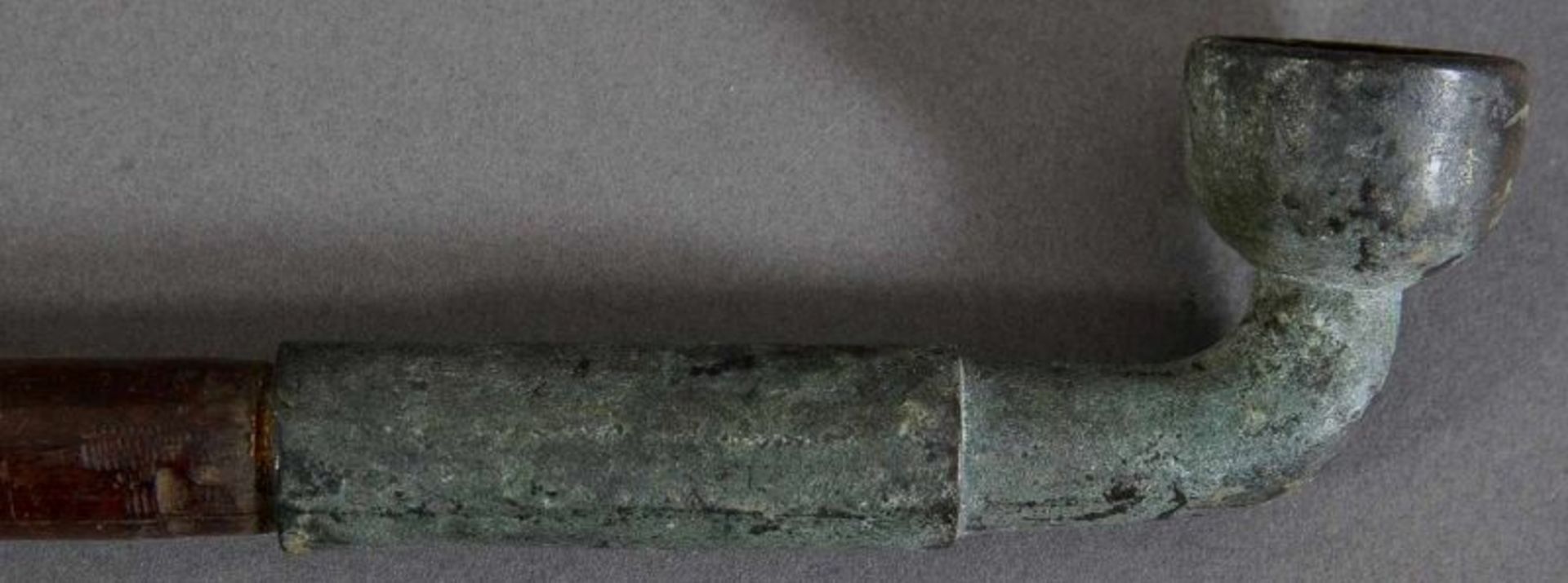 Alte/antike Pfeife, China, Anfang 20. Jhd. Bambusrohr mit korrodierter Brennstelle und - Image 2 of 4