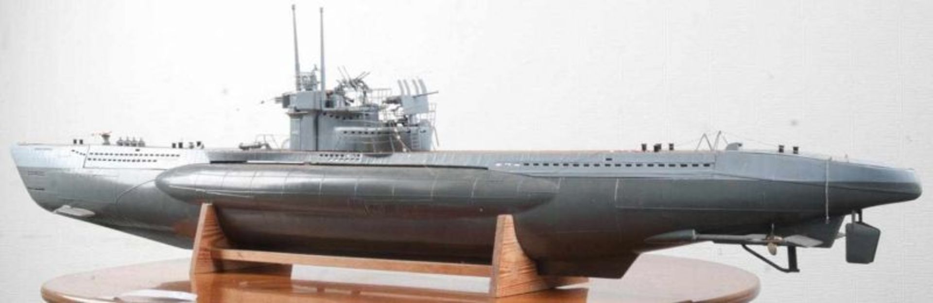 "U995", Länge 168 cm, Maßstab 1:40. Dynamisch & statisch tauchfähiges U-Boot Modell, Kunststoff,