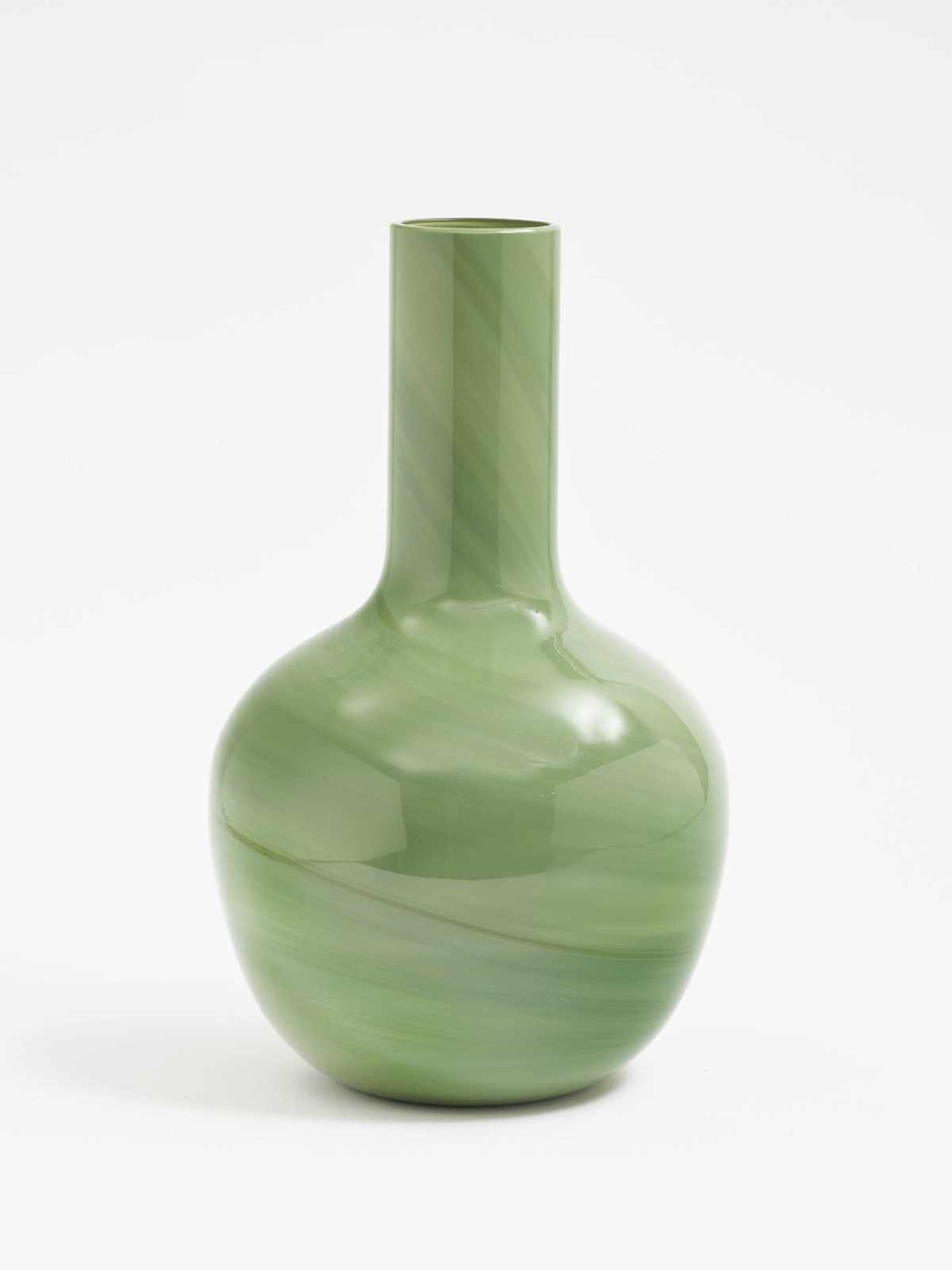 VASE 'CINESE' Murano, Venini & C., um 1970, Carlo Scarpa zugeschrieben Farbloses Überfangglas.