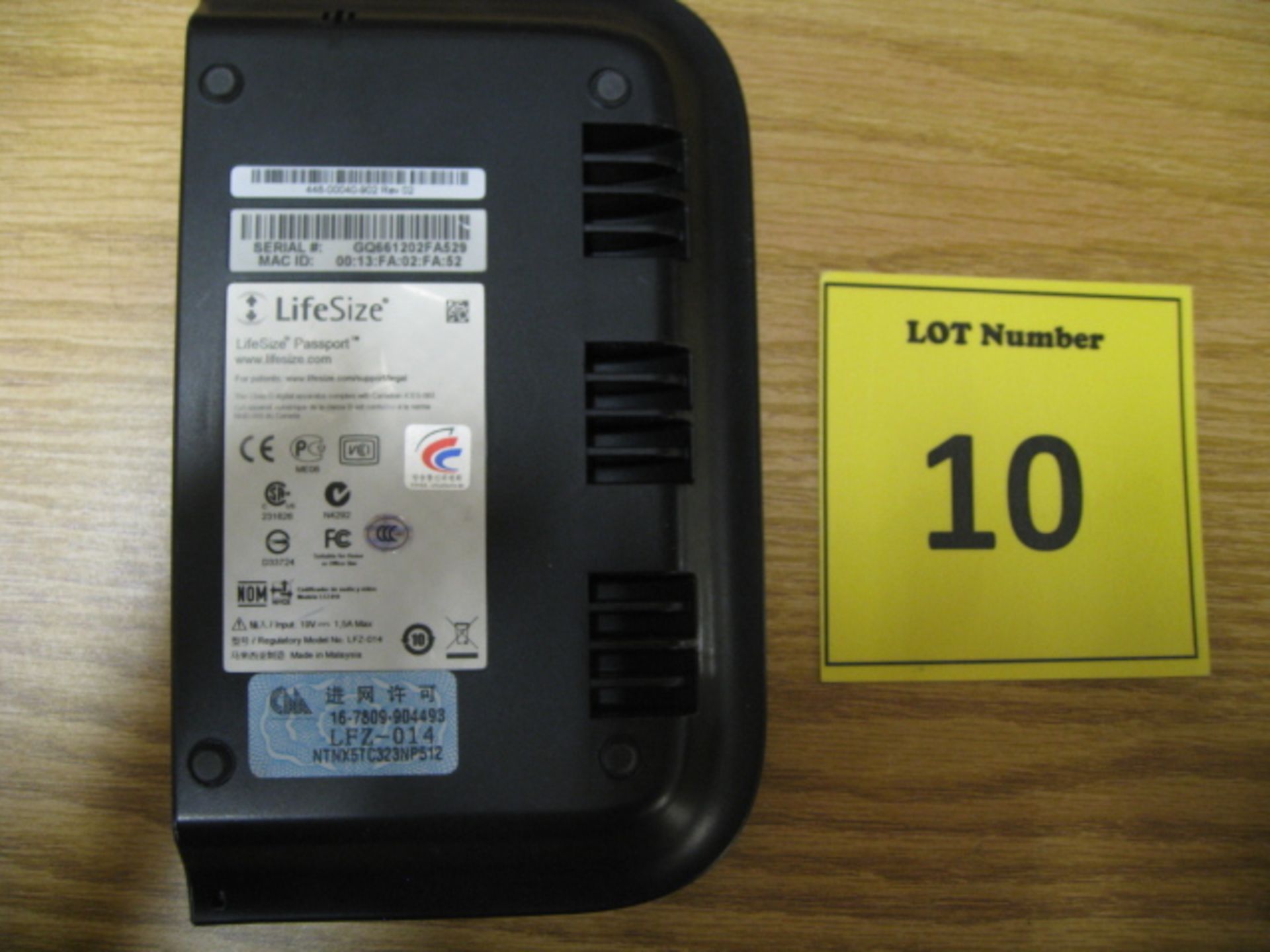 LIFESIZE CONFERENCING EQUIPMENT COMPRISING 1 X LIFESIZE PHONE, 1 X LIFESIZE PASSPORT, MODEL LFZ-014, - Image 5 of 8