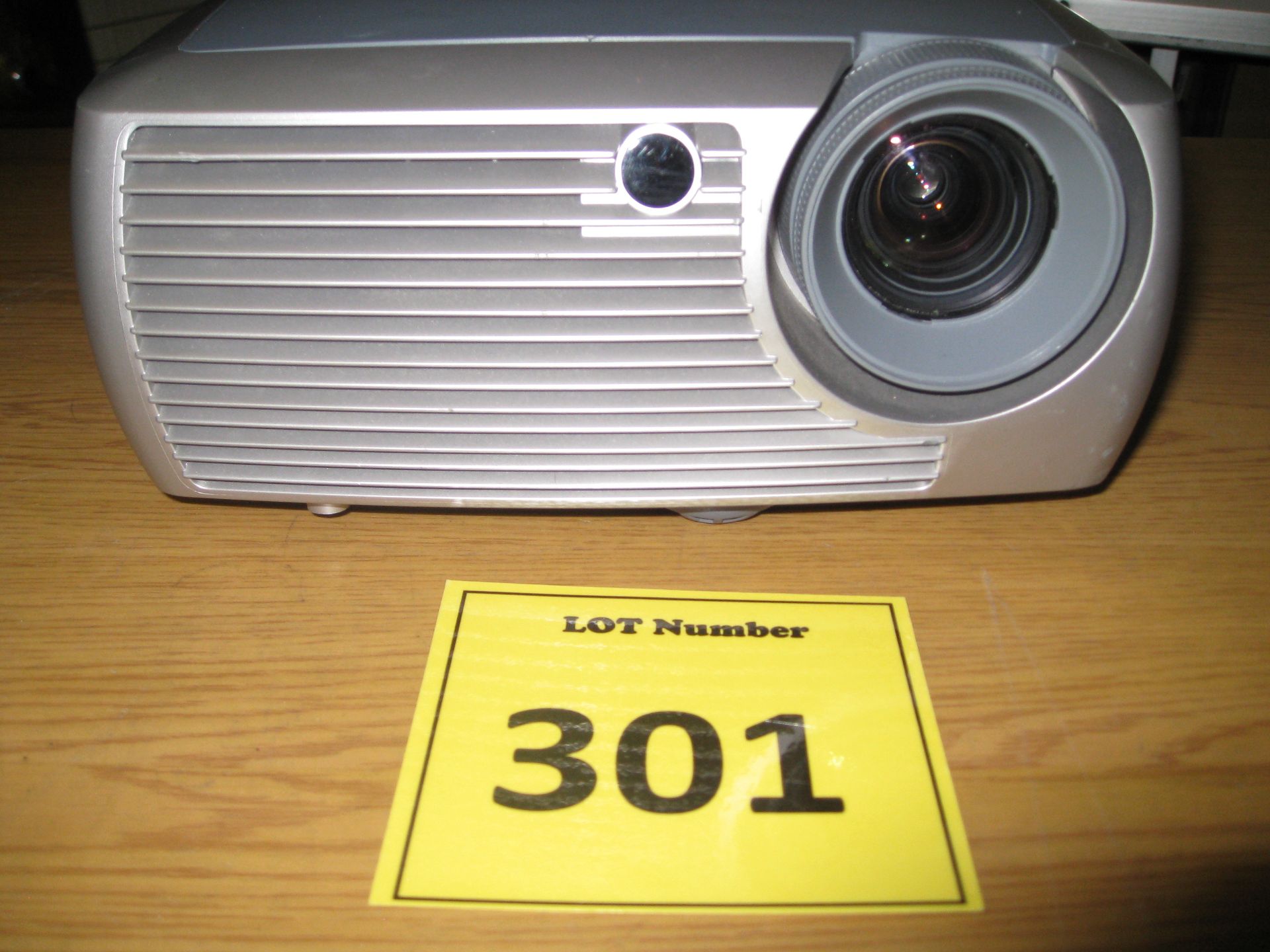 SCREENPLAY 4800 PROJECTOR. SHOWING 2330 HOURS