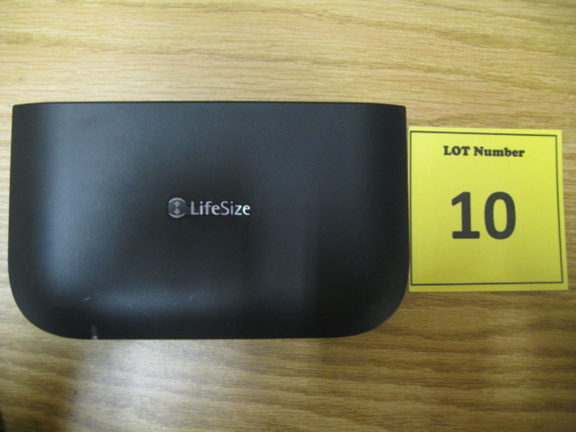 LIFESIZE CONFERENCING EQUIPMENT COMPRISING 1 X LIFESIZE PHONE, 1 X LIFESIZE PASSPORT, MODEL LFZ-014, - Image 4 of 8