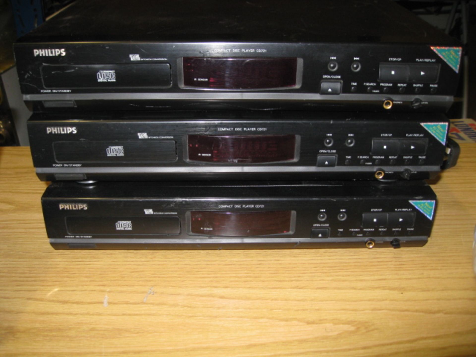 3 X PHILLIPS COMPACT DISC PLAYERS. MODEL CD721