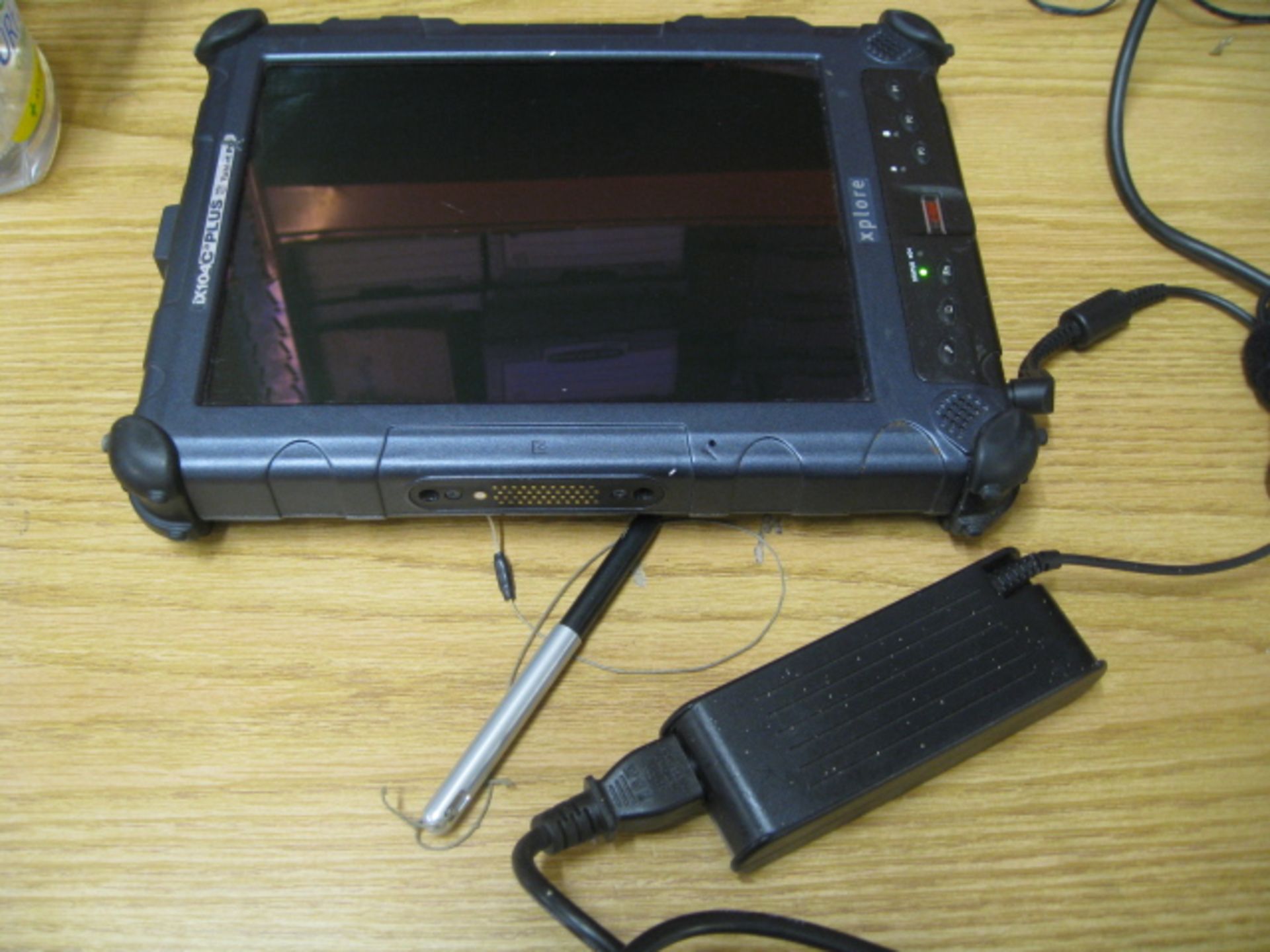 Panasonic Xplore iX104C3 Touchscreen 10.4" Rugged Tablet PC with pen Pentium Mobile 1.4GHZ, 1GB RAM, - Image 2 of 5