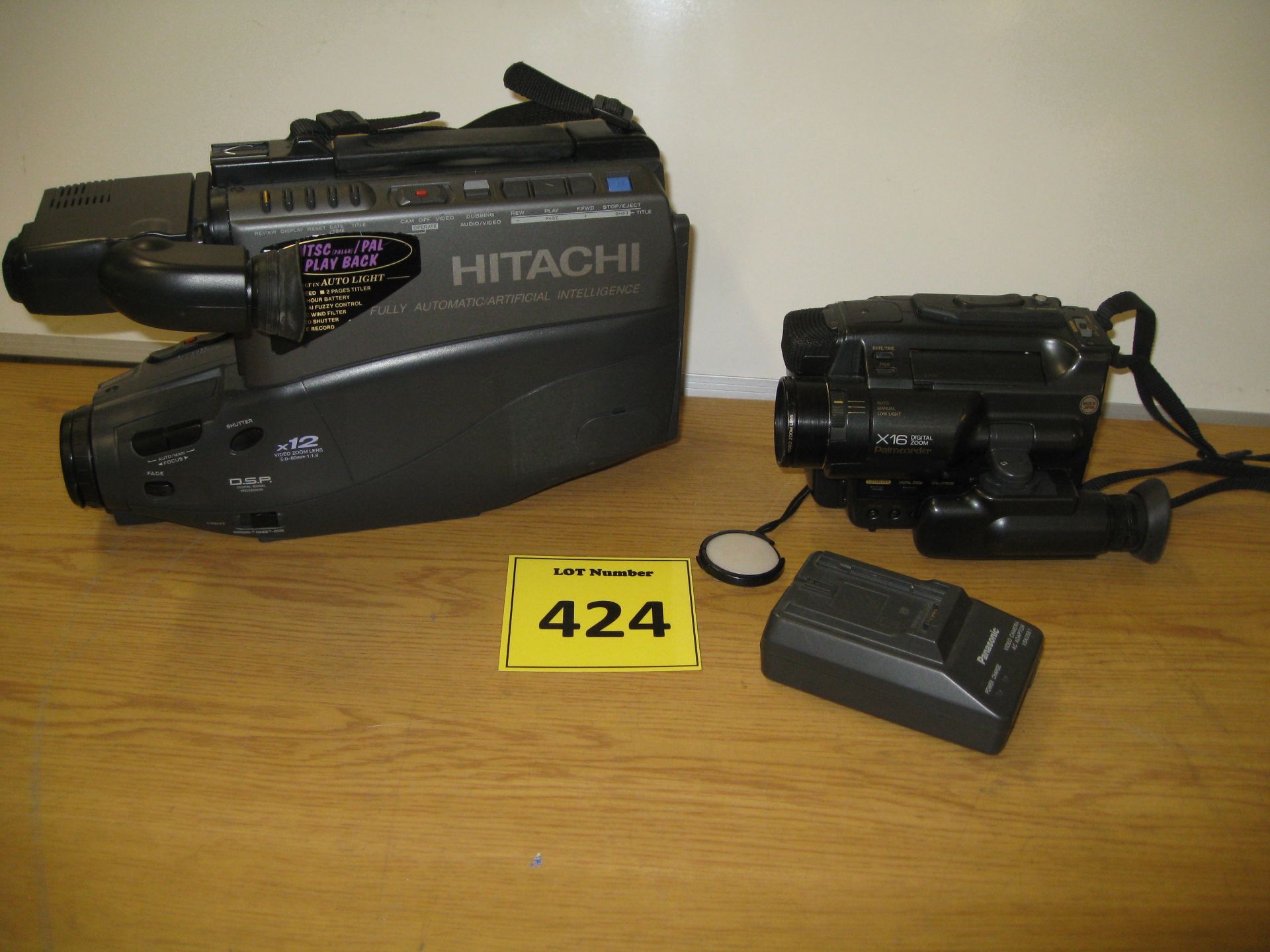 2 X CAMCORDERS (HITACH & PANASONIC WITH 1 BATTERY CHARGER BUT NO BATTERY'S