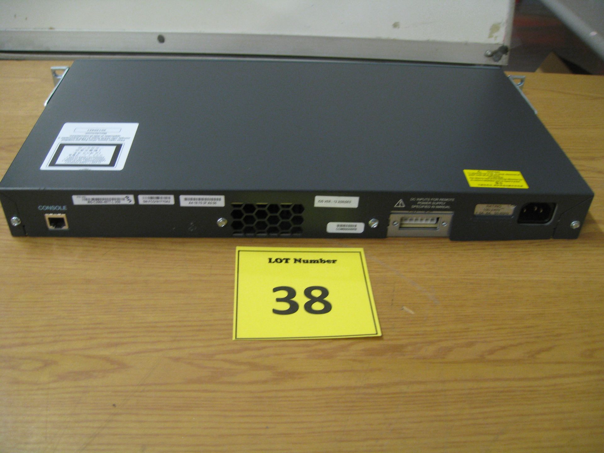 CISCO CATALYST 48 PORT NETWORK SWITCH. MODEL WS-C2960-48TT-L V09 - Image 2 of 2