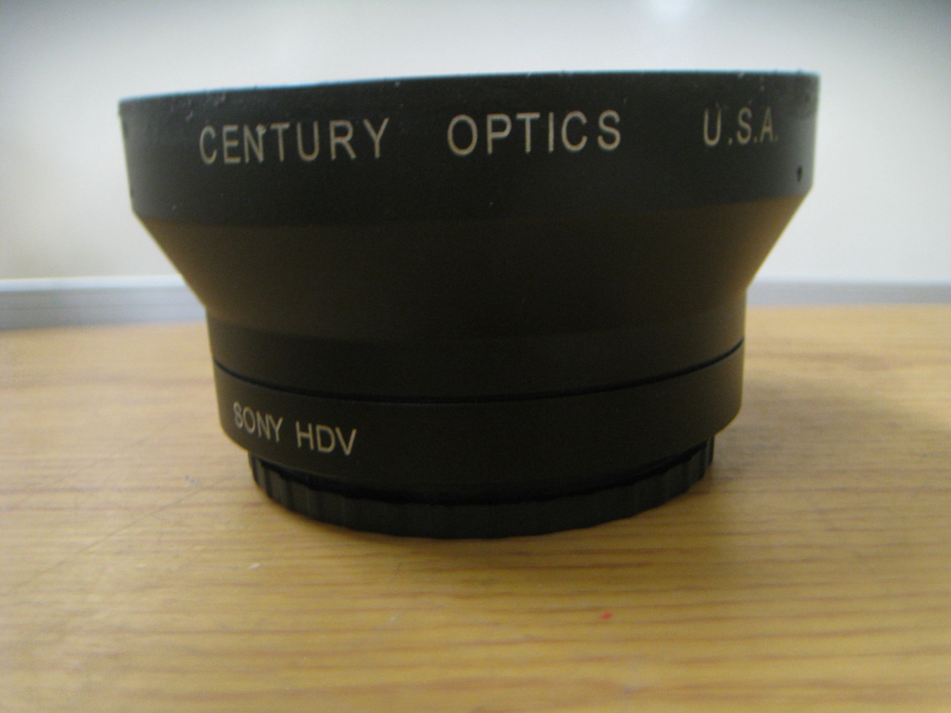 SONY HDV PRO SERIES HD 0.7x WIDE ANGLE CONVERTER C110852.(METAL LIP AT FRONT OF LENS BENT - SEE