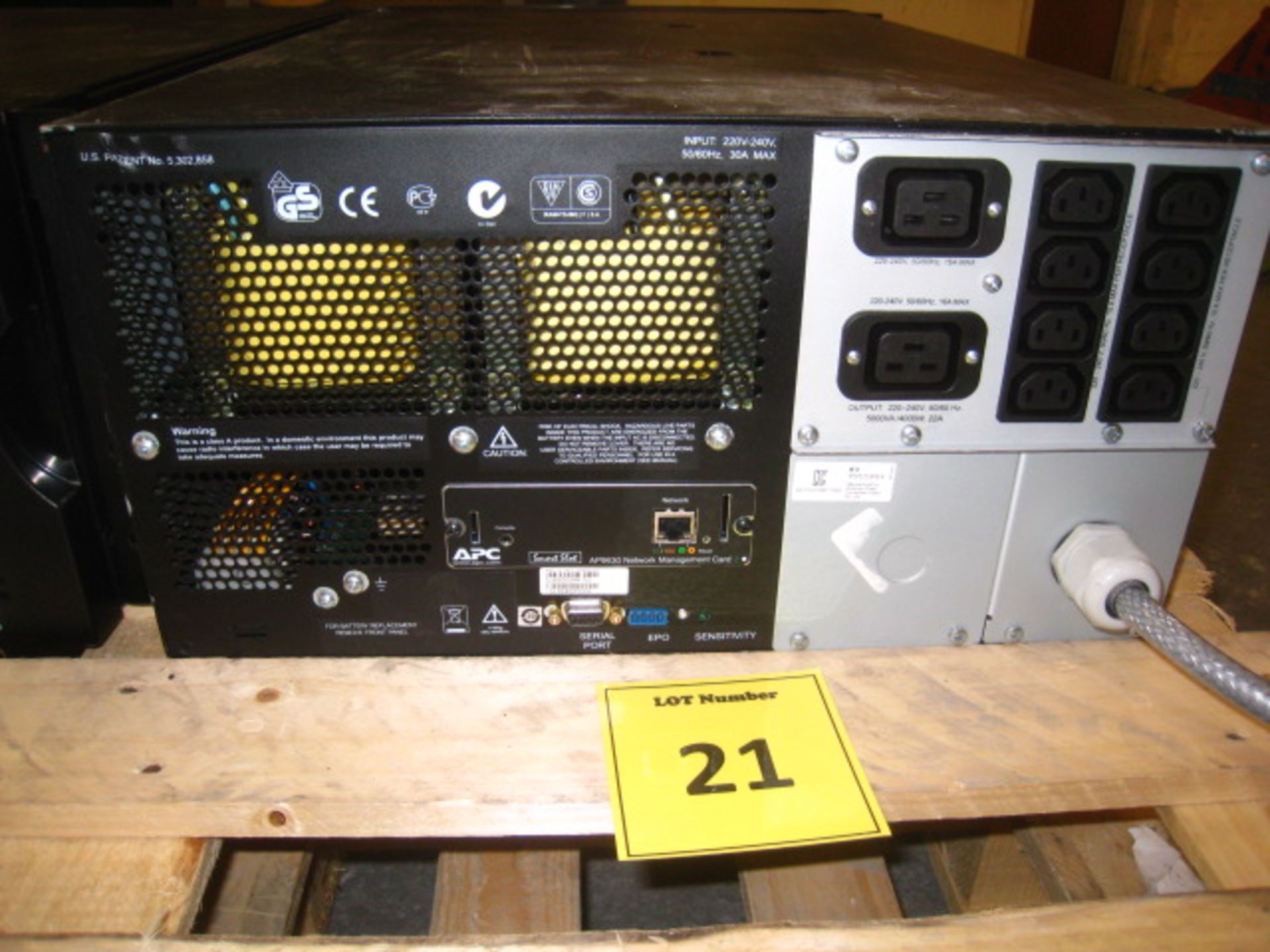 APC SMARTUPS 5000 RACKMOUNT UPS. MODEL SU5000RRM1 5U. COMPLETE WITH APC SMART SLOT AP 9630 NETWORK - Image 2 of 2