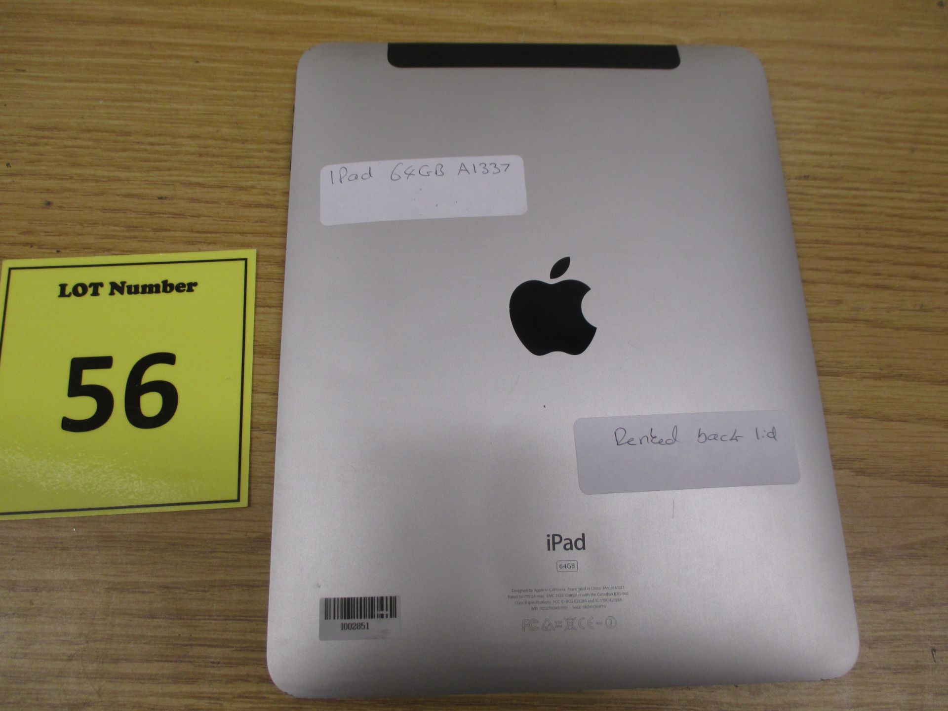 APPLE IPAD 64GB A1337 (BACK COVER SLIGHTLY DENTED - SEE PHOTOS) WITH CASE - Image 5 of 6