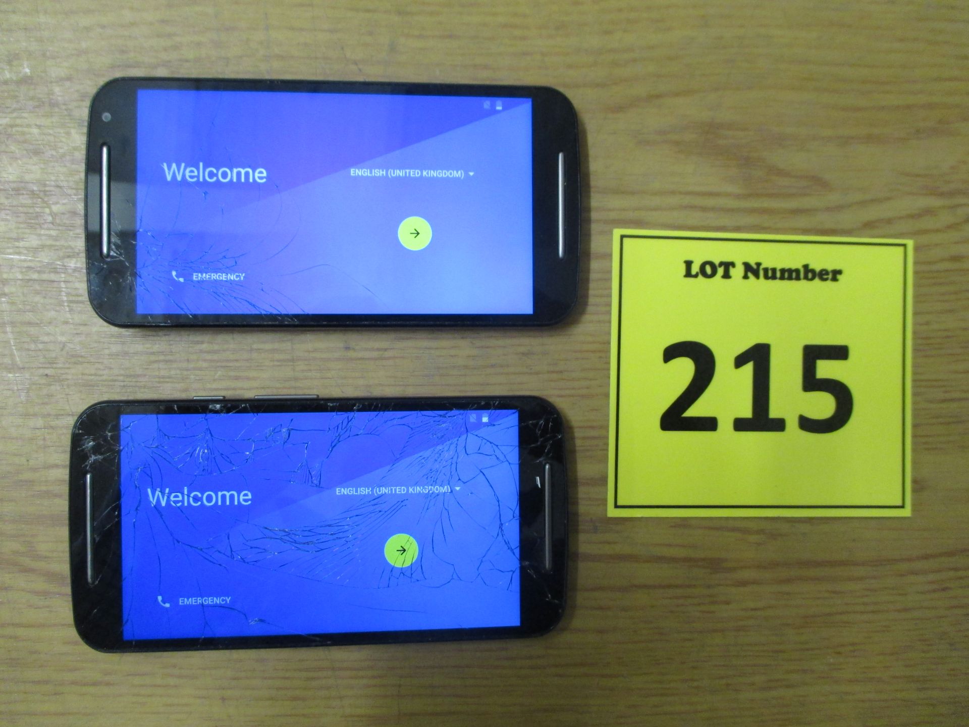 2 X MOTOROLA XT1072 8GB SMARTPHONES. PROTECTIVE GLASS COVER CRACKED, NO BACK COVER