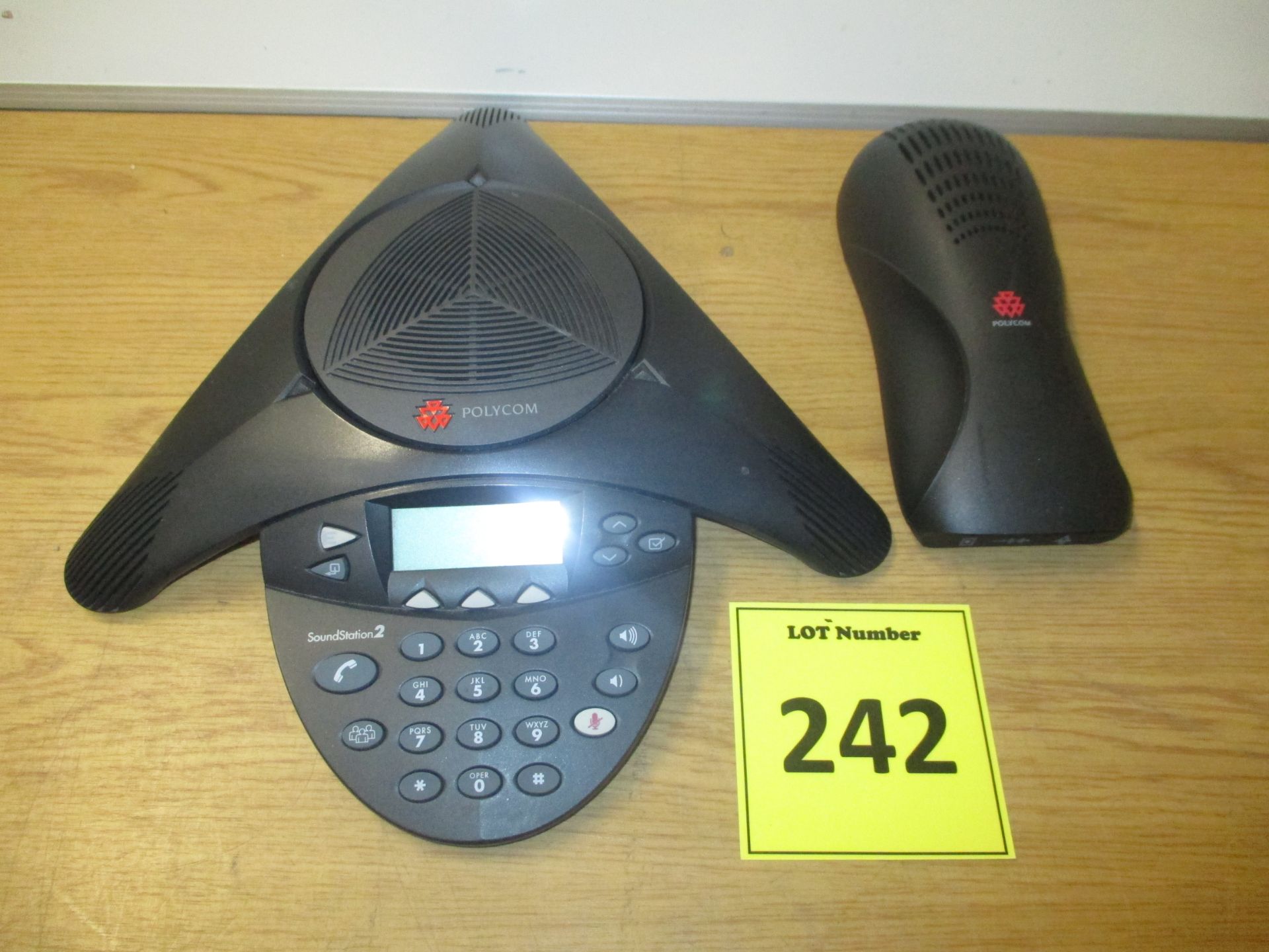 POLYCOM SOUNDSTATION 2 CONFERENCE PHONE WITH POLYCOM SOUNDSTATION 2 UNIVERSAL MODULE.