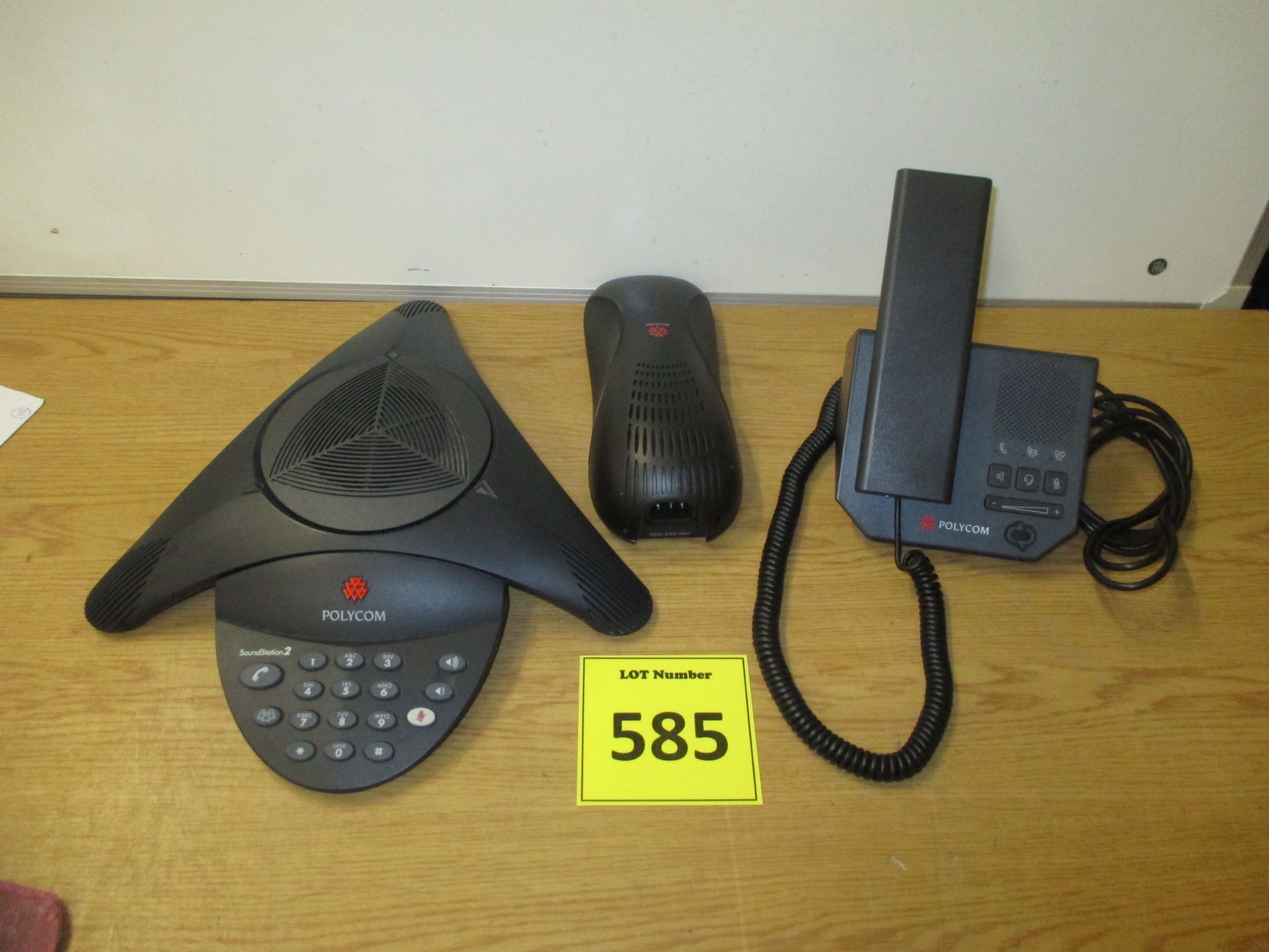 POLYCOM SOUNDSTATION 2 CONFERENCE PHONE WITH POLYCOM SOUNDSTATION 2 UNIVERSAL MODULE. PLUS POLYCOM