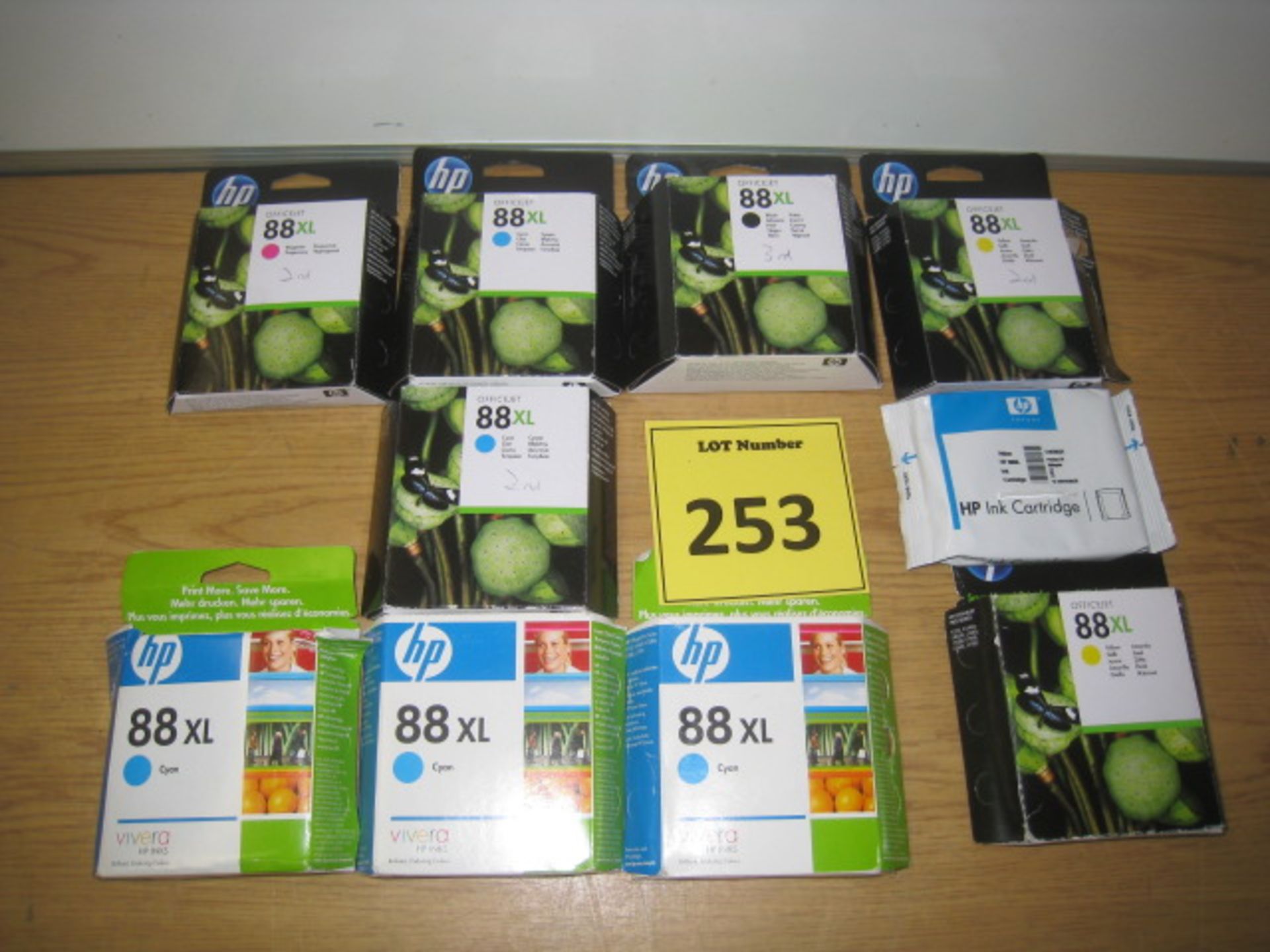 HP. 10 X 0RIGINAL 88XL INK CARTRIDGES, 1 X BLACK, 3 X YELLOW, 1 X MAGENTA & 5 X CYAN