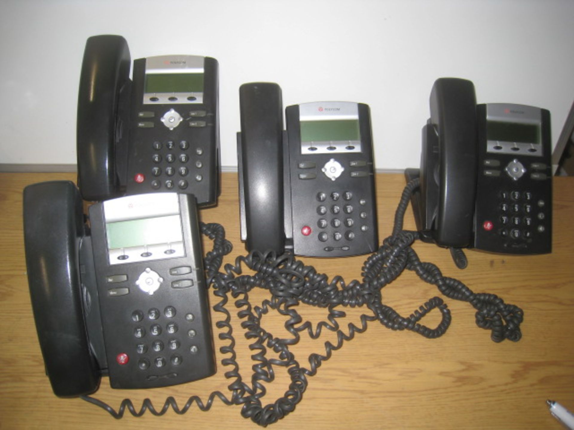 4 X POLYCOM SOUNDPOINT IP 320 SIP TELEPHONES WITH HANDSET AND STAND