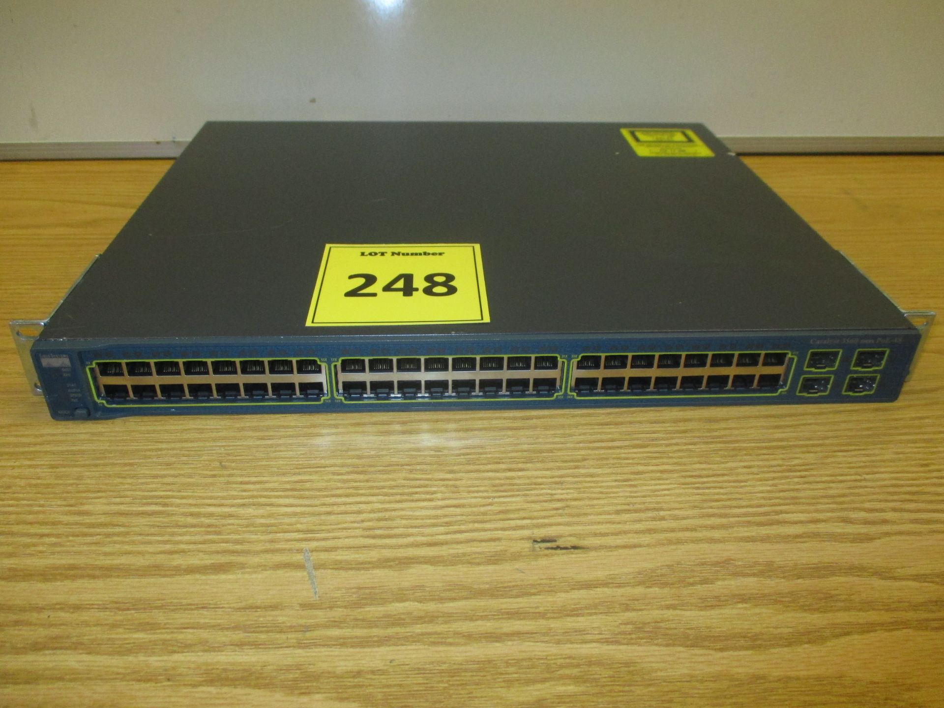 CISCO 3560 SERIES PoE 48 PORT NETWORK SWITCH. MODEL WS-3560-48PS-S V05