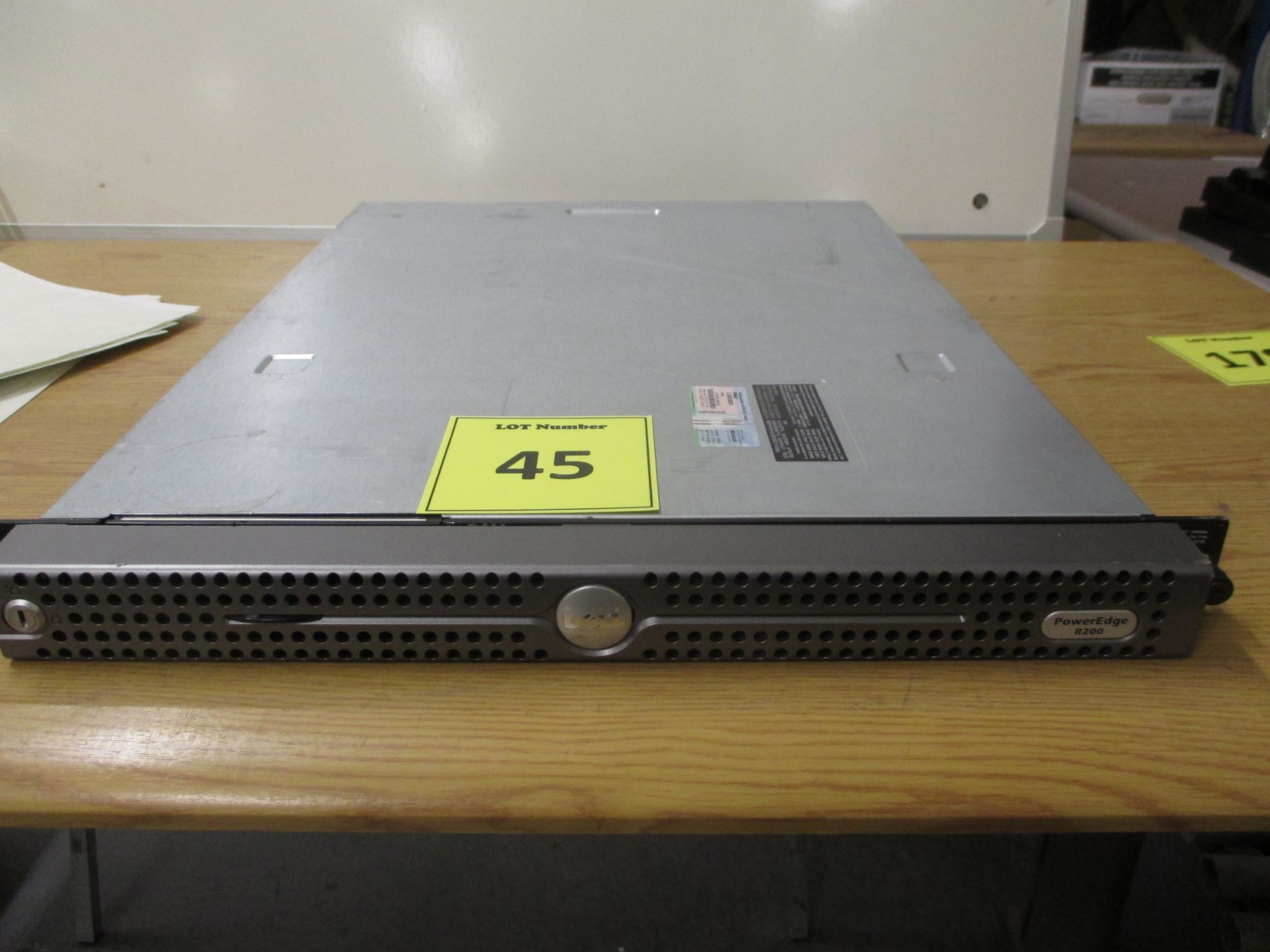 DELL POWEREDGE R200 1U RACKMOUNT FILE SERVER. QUAD CORE 3GHZ PROCESSOR (X3370), 4GB RAM, 2 X 73GB