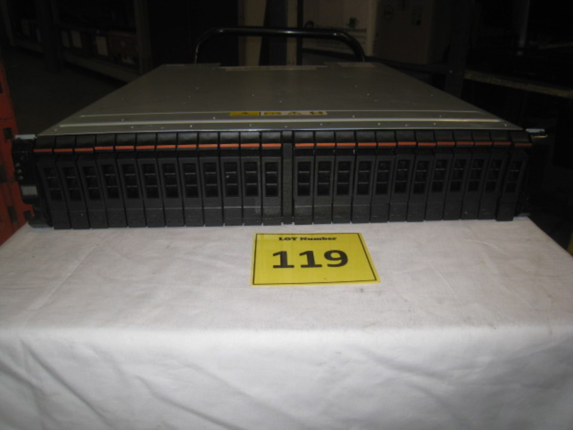 IBM 2076-224 Storwize V7000 Disk Expansion Array with 7 HDD'S, 85Y6052. 2 x 600gb, 2 x 300gb, 3 x