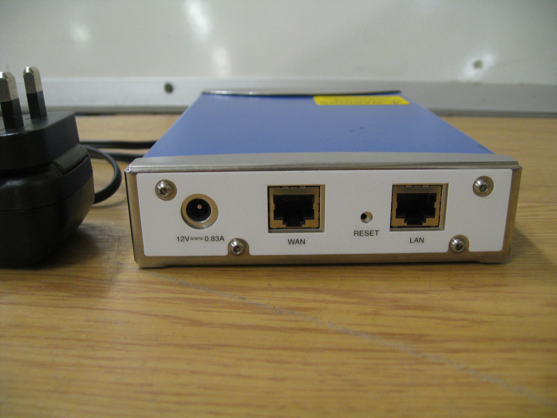 AEP Net Remote encryptor hardware VPN (virtual private network) client with psu. More info at: www. - Image 3 of 4