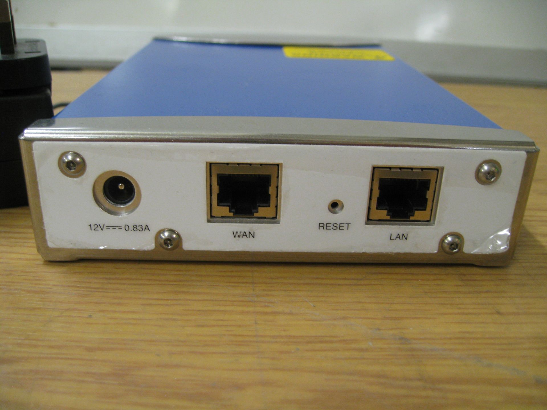 AEP Net Remote encryptor hardware VPN (virtual private network) client with psu. More info at: www. - Image 3 of 4