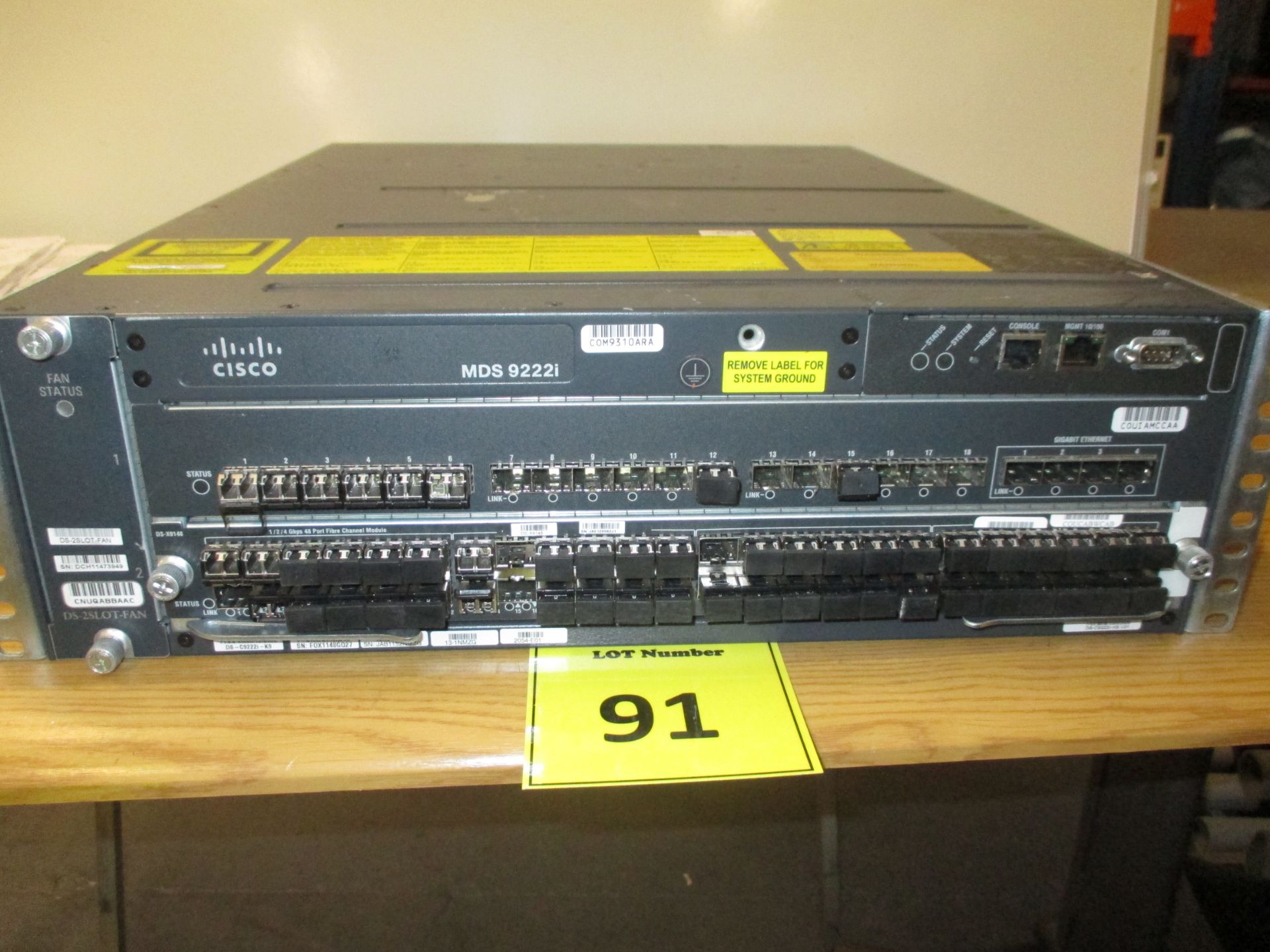 CISCO MDS 9222i WITH GIGABIT ETHERNET AND DS-X9148 1/2/4 Gbps 48 PORT FIBRE CHANNEL MODULE. COMPLETE